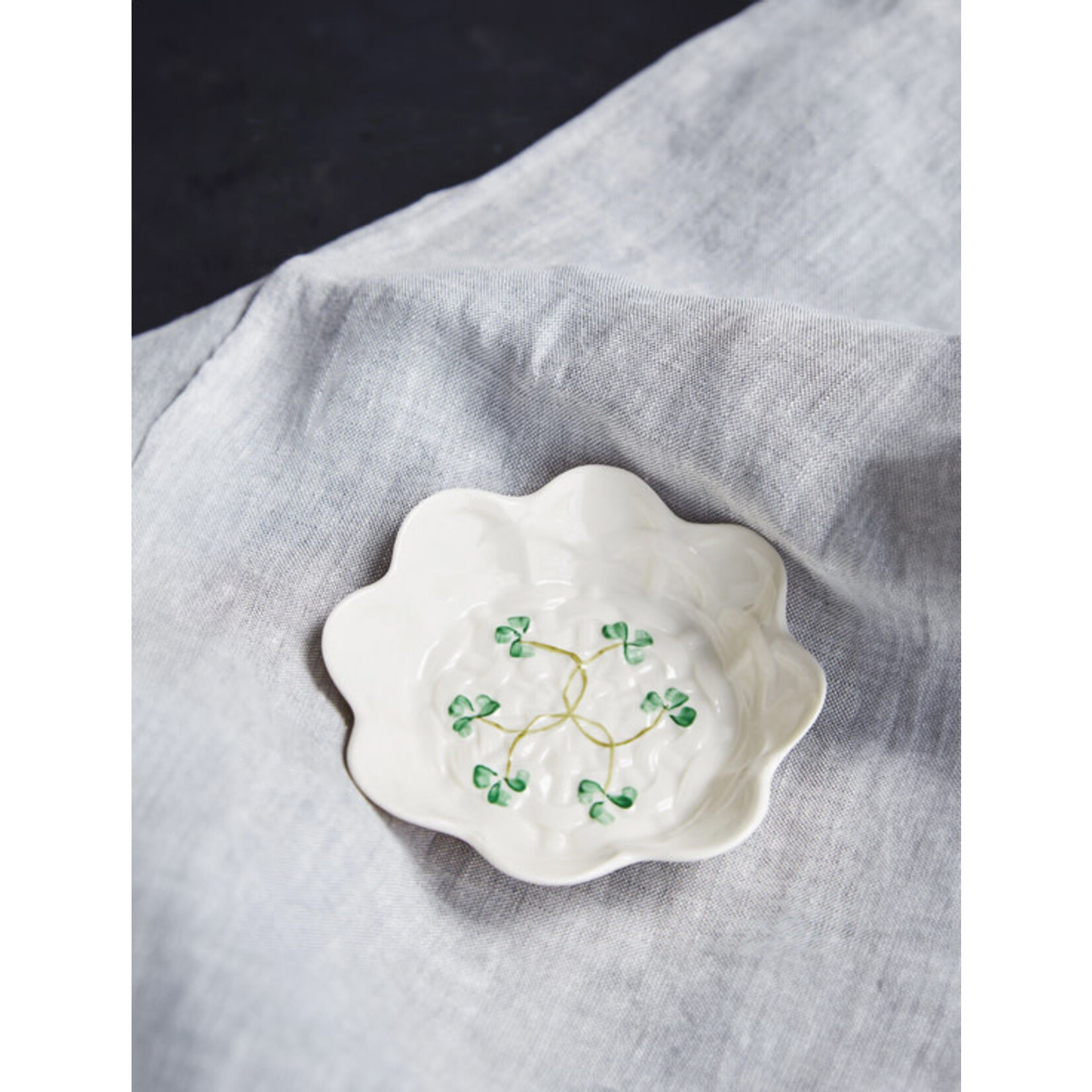 PLATES, TRAYS & DISHES BELLEEK SHAMROCK SWEET DISH