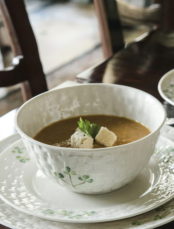 KITCHEN & ACCESSORIES BELLEEK SHAMROCK 6” BOWL