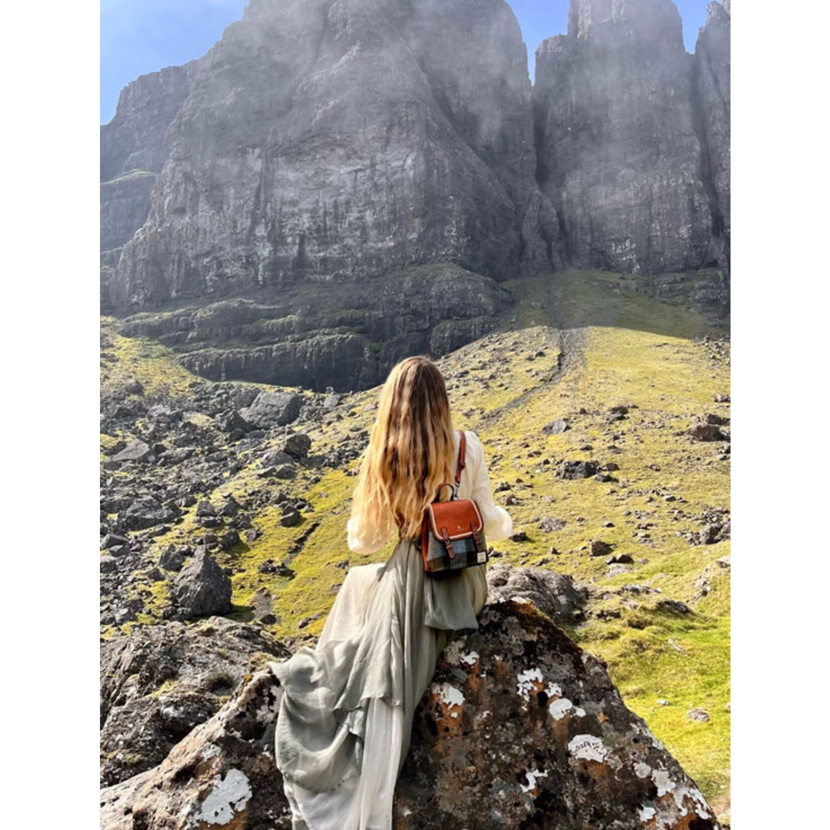 ACCESSORIES ISLANDER JURA MINI BACKPACK w HARRIS TWEED Chestnut and Blue Tartan