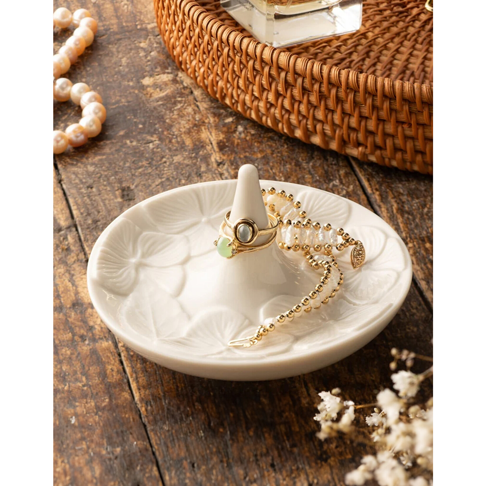 GIFTWARE BELLEEK HYDRANGEA RING HOLDER