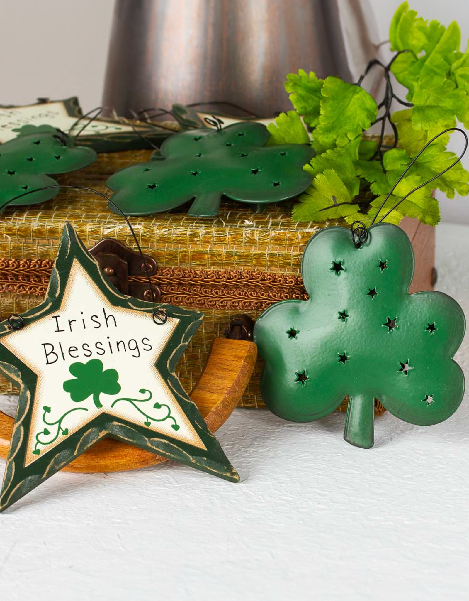 ORNAMENTS RUSTIC TIN SHAMROCK ORNAMENT