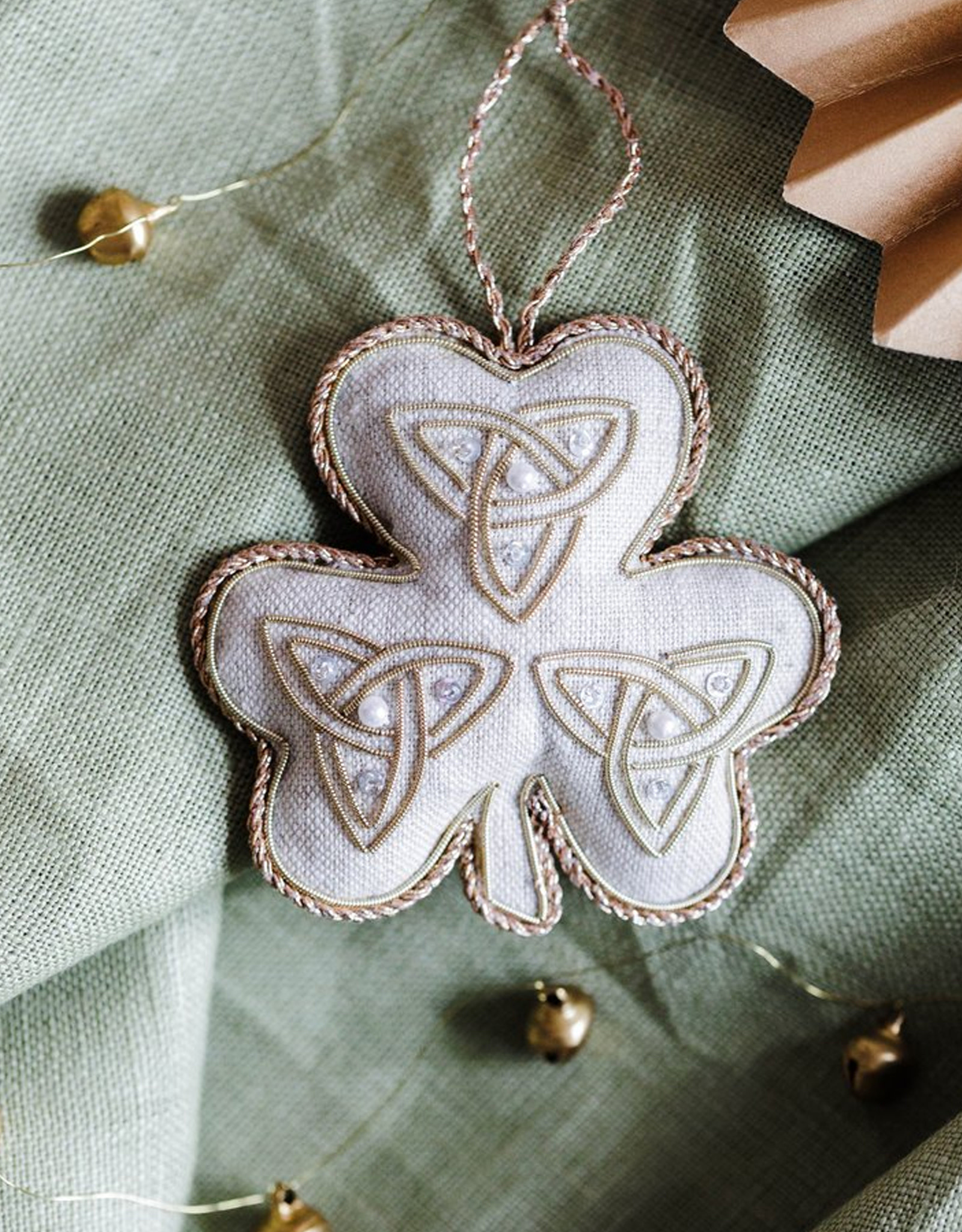 ORNAMENTS IRISH LINEN ORNAMENT - Shamrock