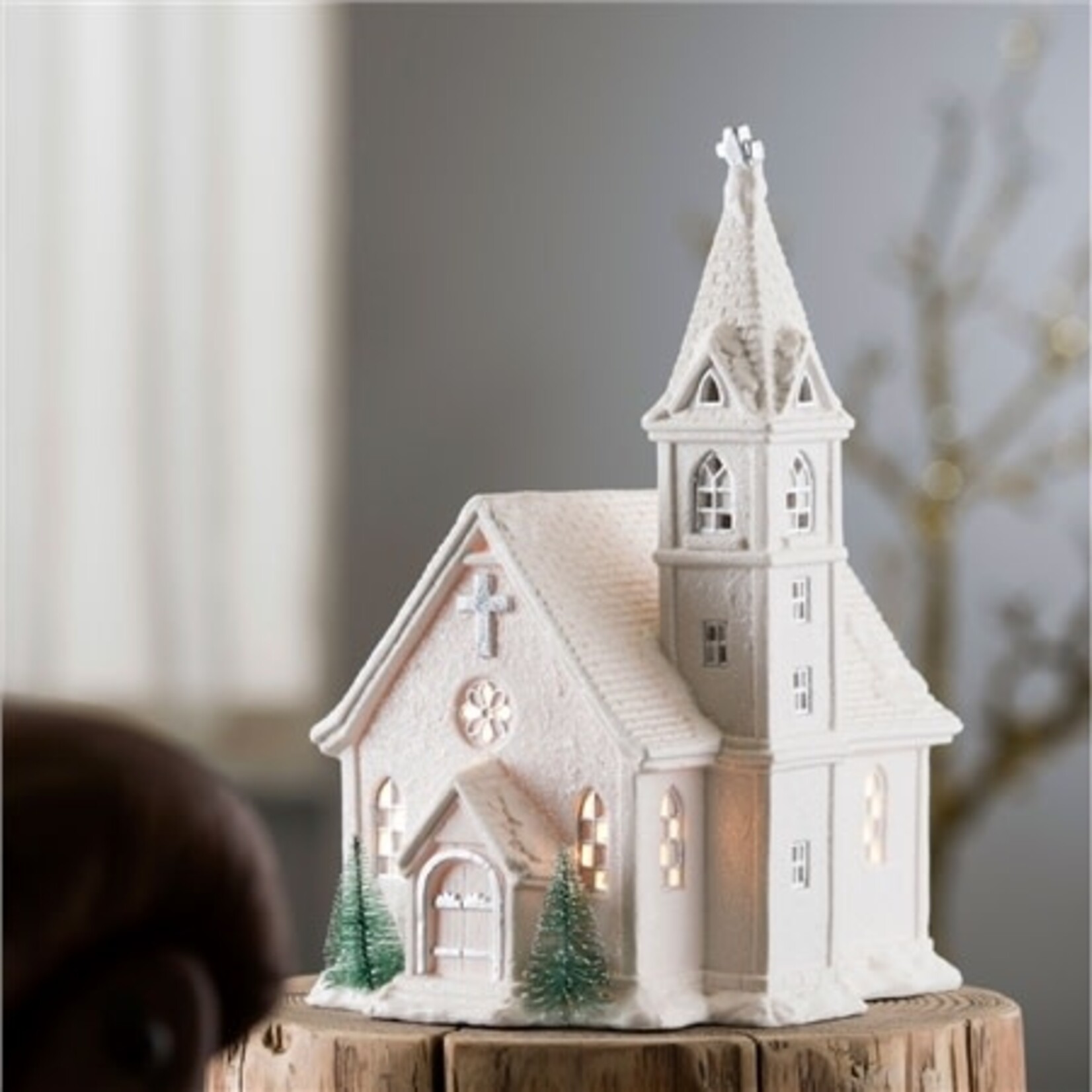 HOLIDAY BELLEEK LIVING CHURCH LUMINAIRE