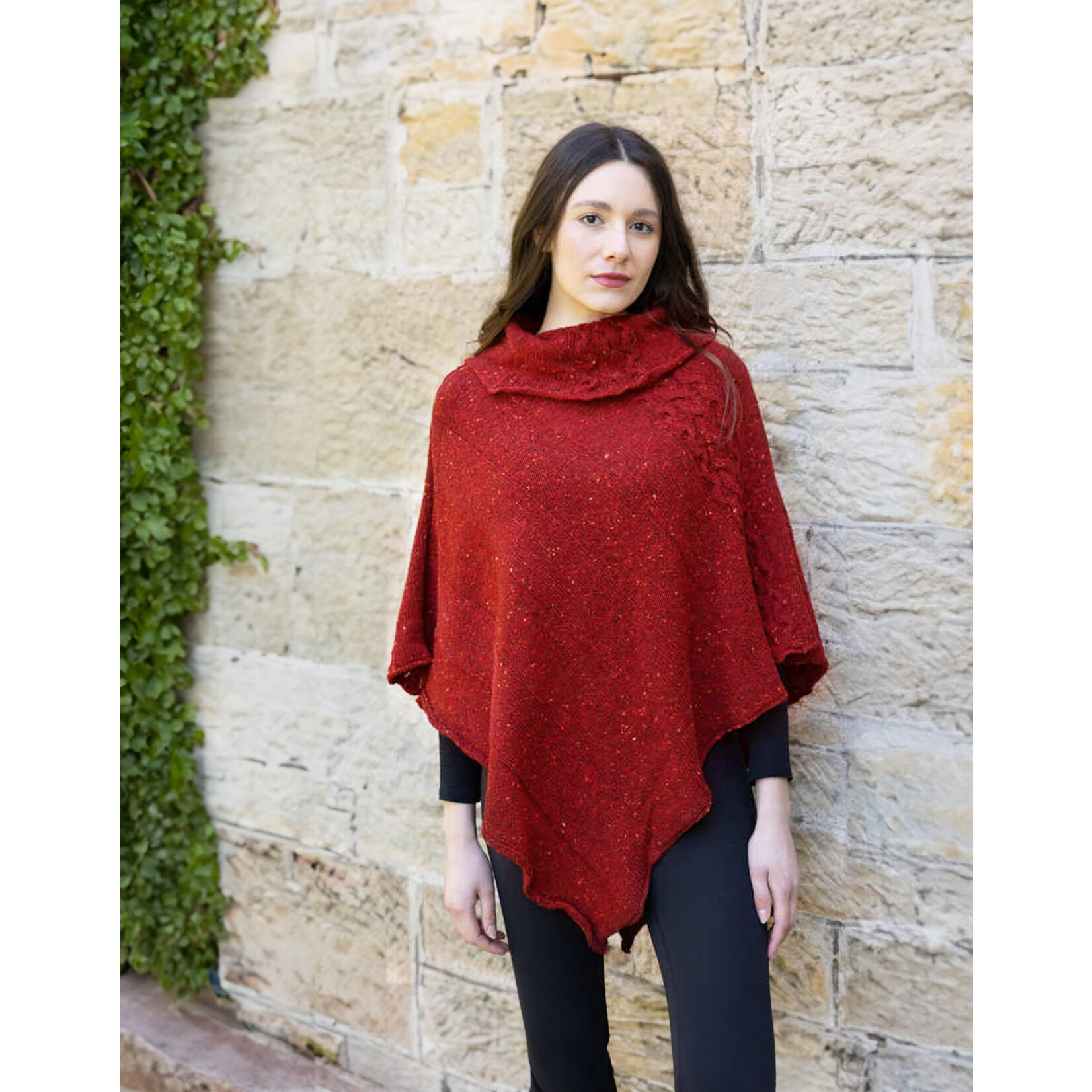 CAPES & RUANAS BILL BABER JURA SHAWL - Cardinal