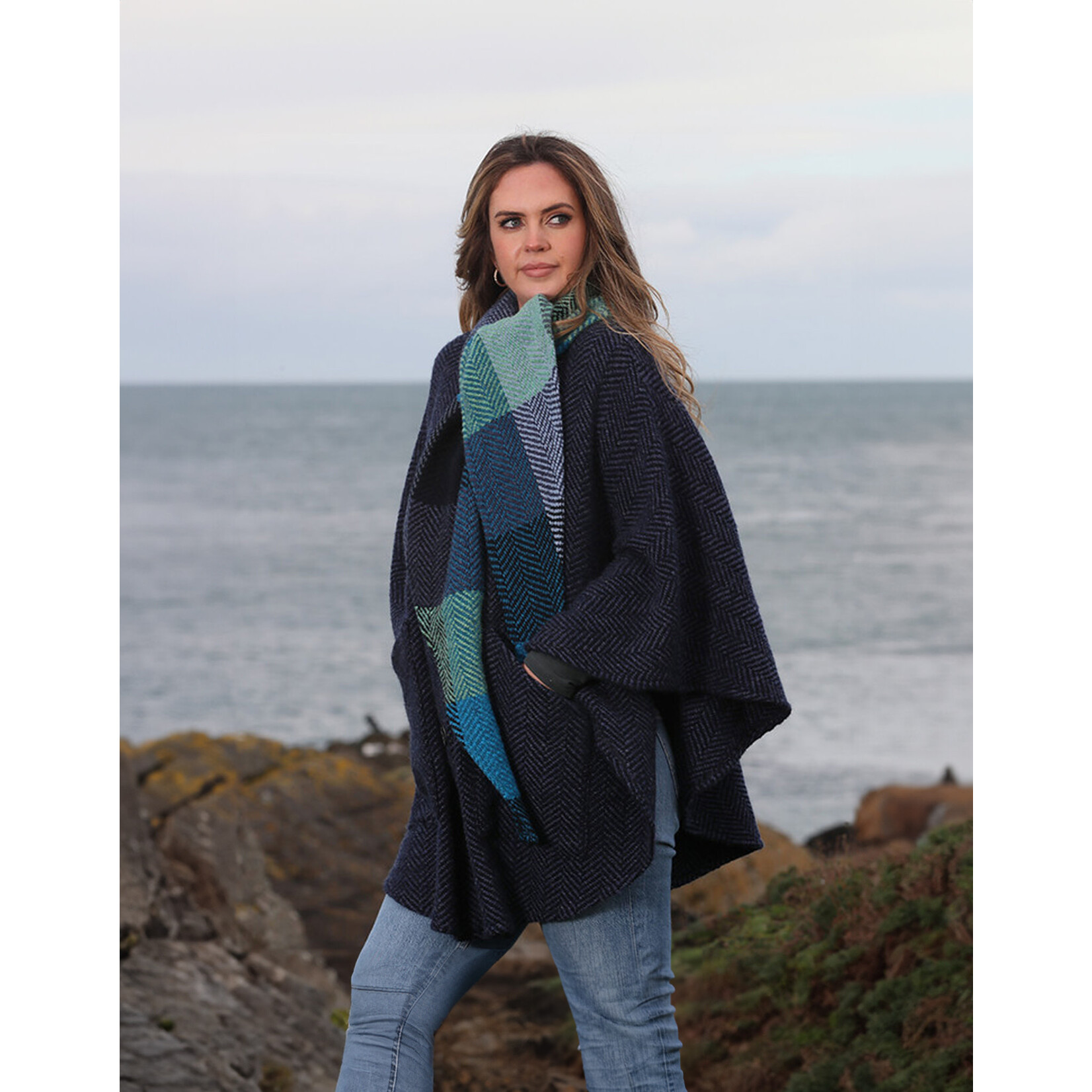 CAPES & RUANAS BRANIGAN WEAVERS TINA CAPE - Killybegs Indigo