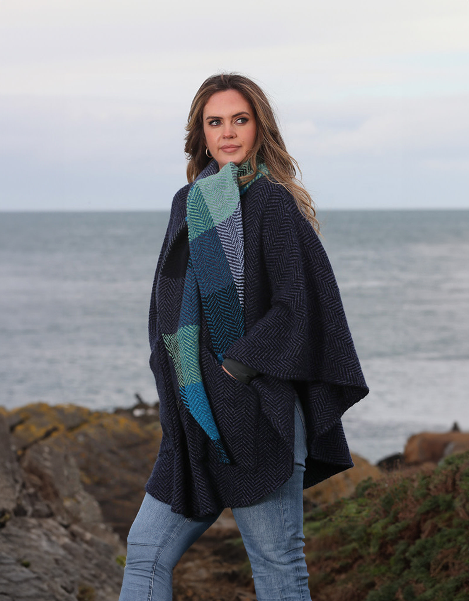 CAPES & RUANAS BRANIGAN WEAVERS TINA CAPE - Killybegs Indigo