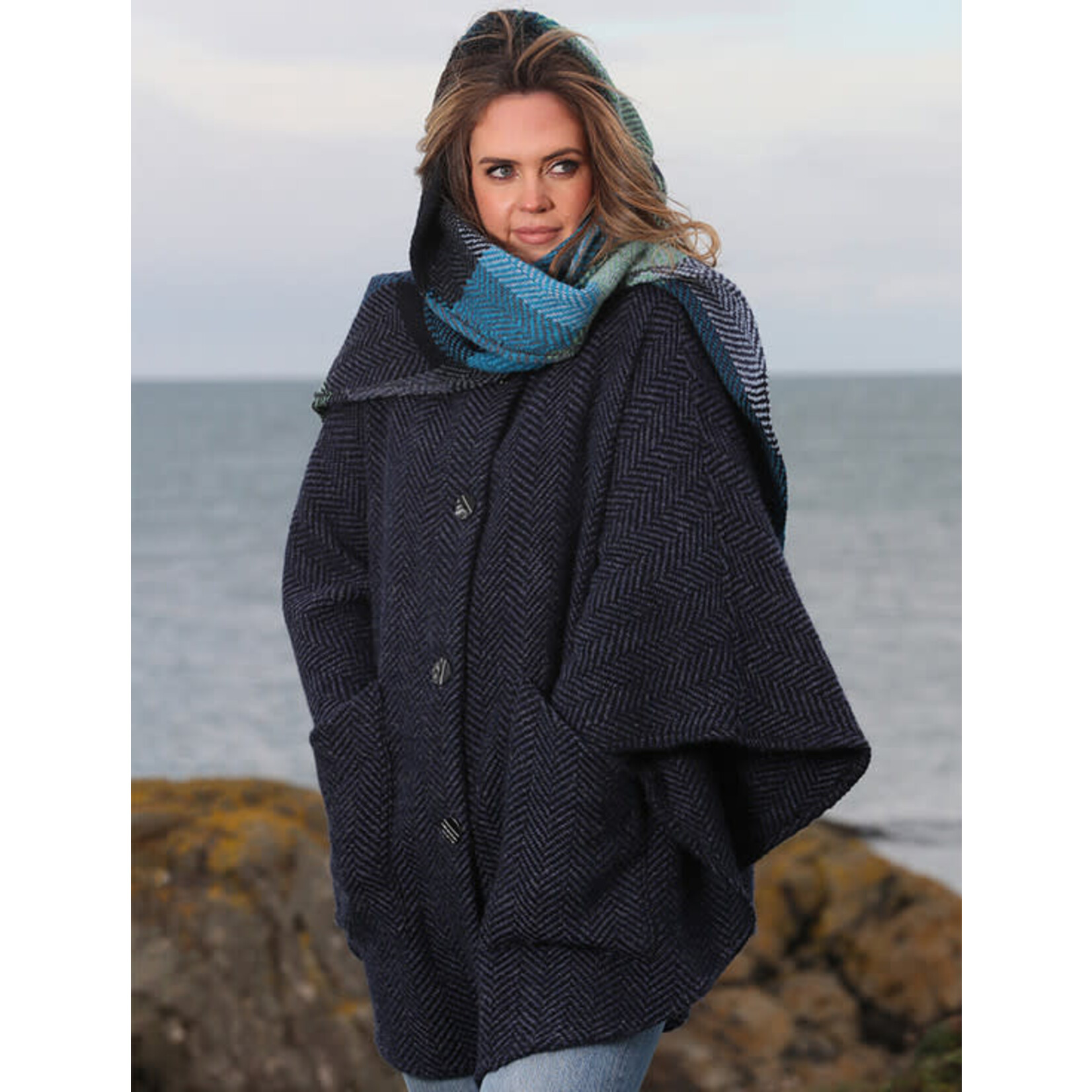 CAPES & RUANAS BRANIGAN WEAVERS TINA CAPE - Killybegs Indigo