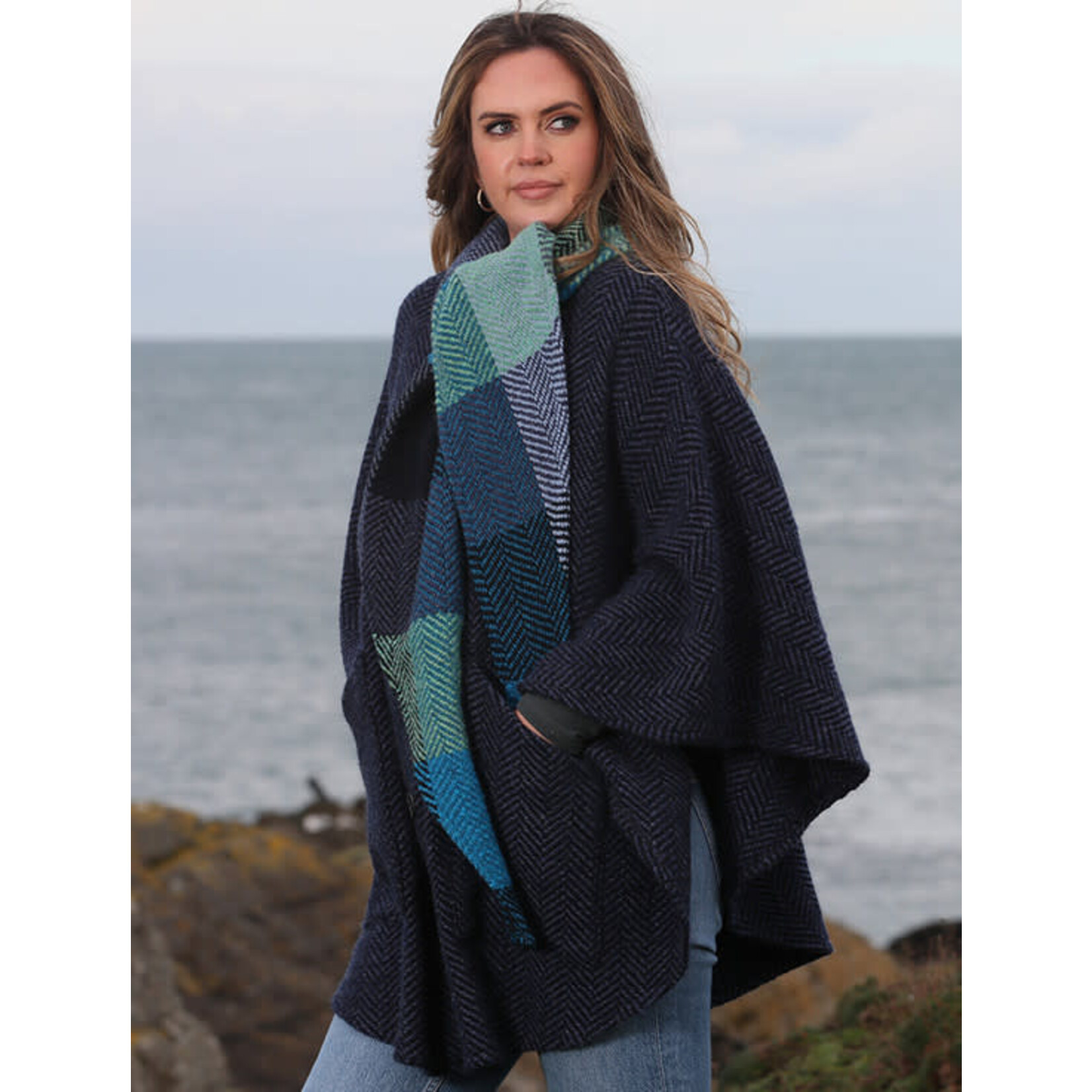 CAPES & RUANAS BRANIGAN WEAVERS TINA CAPE - Killybegs Indigo