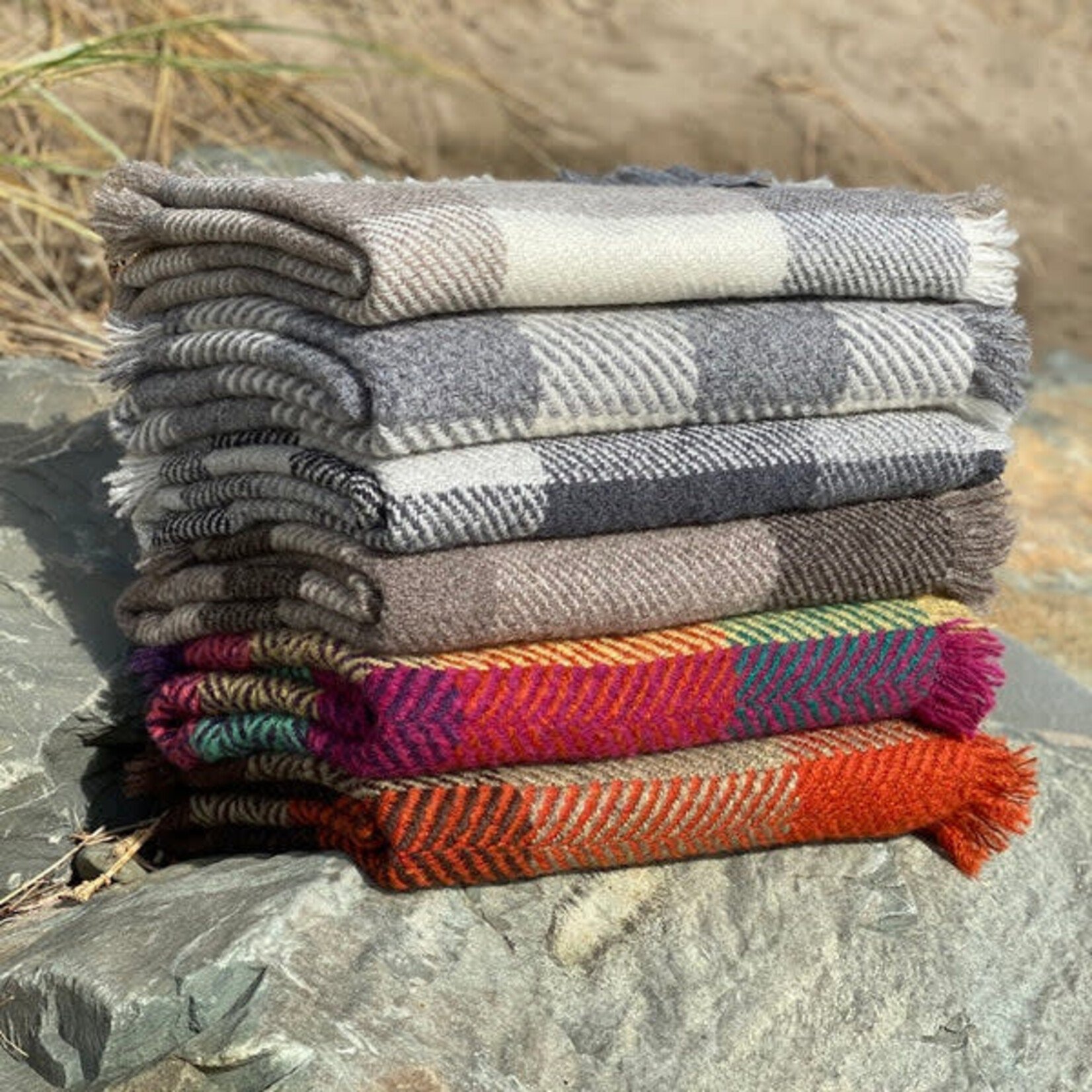 TAPESTRIES, THROWS, ETC. BRANIGAN WEAVERS THROW BLANKET - Kildare Multi Beige