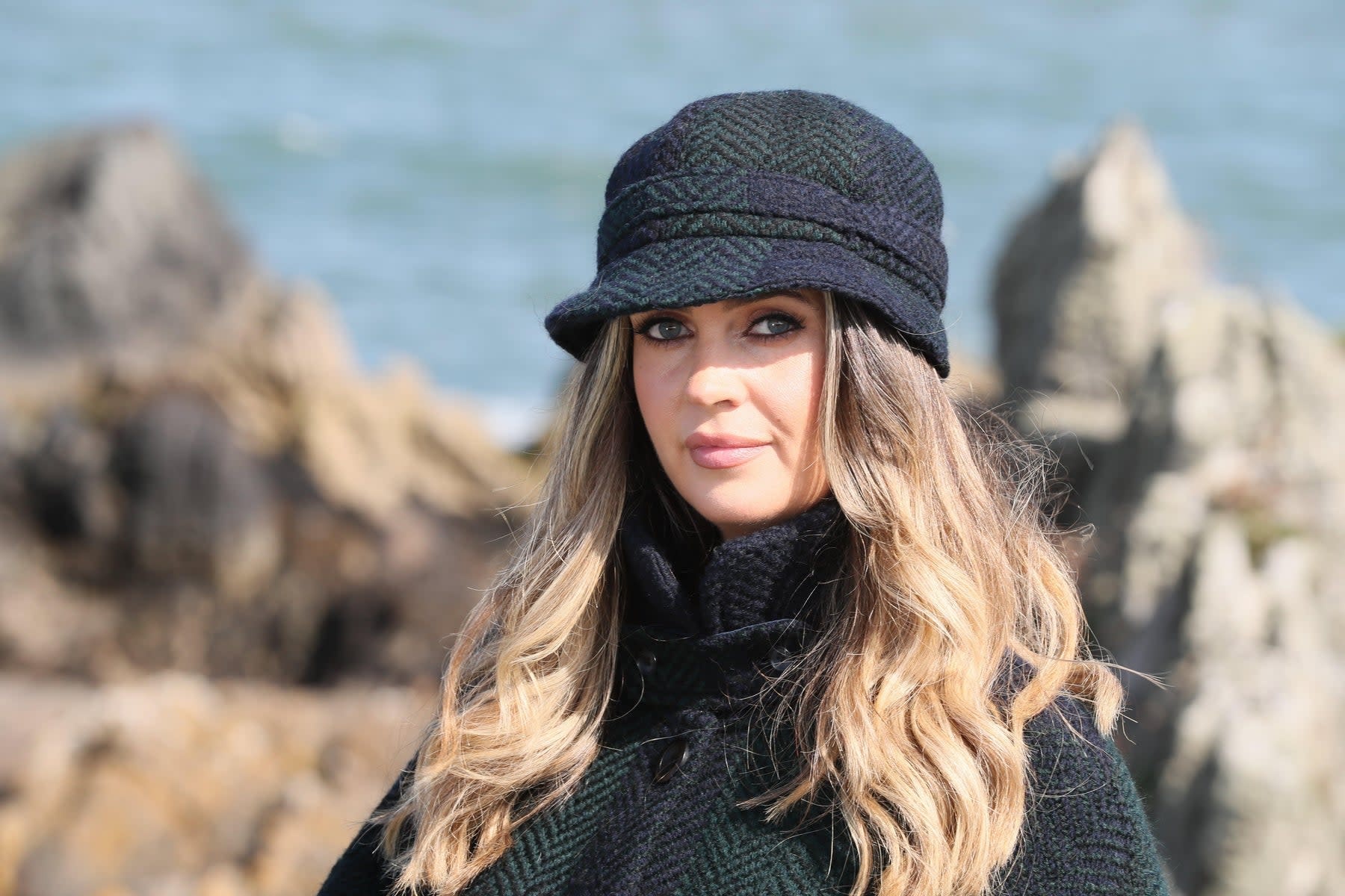 CAPES & RUANAS BRANIGAN WEAVERS HOLLY CAPE - Donegal Blackwatch