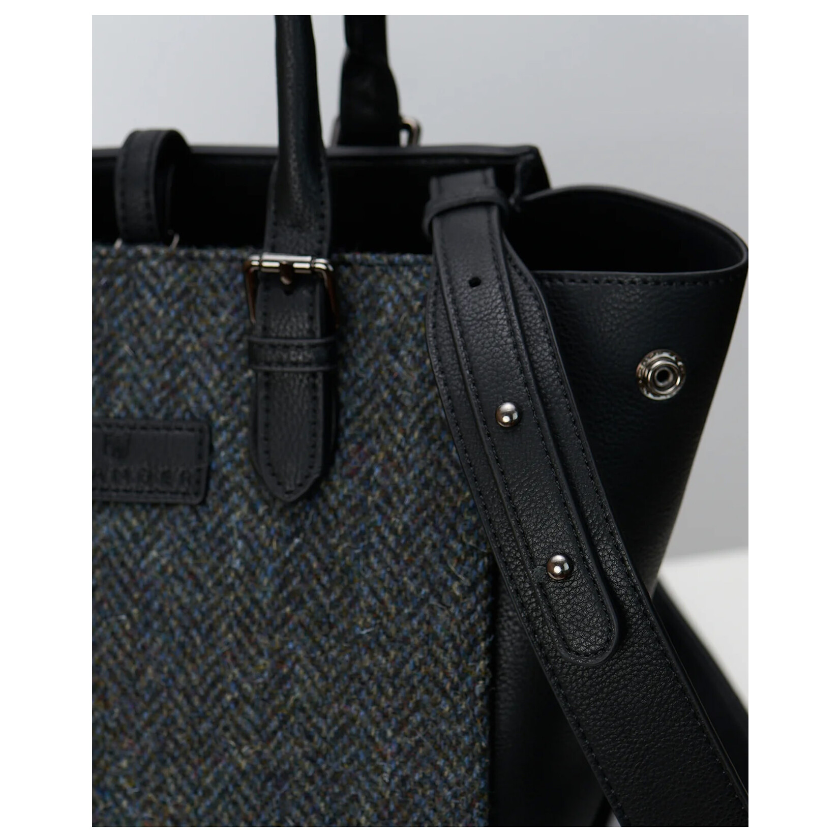 ACCESSORIES ISLANDER MEDIUM CAILLIE TOTE w HARRIS TWEED Black & Grey Herringbone