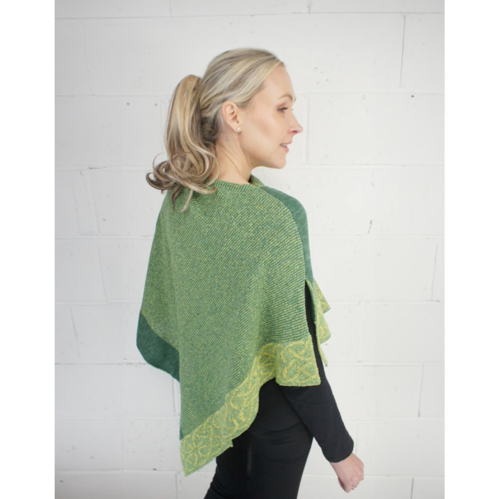 CAPES & RUANAS BILL BABER WALLACE SHAWL - Fern