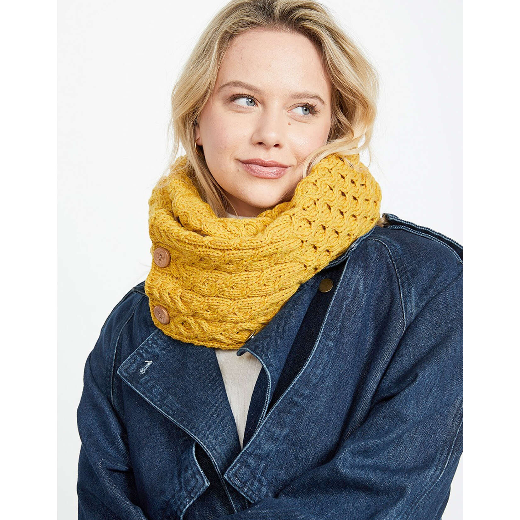 ACCESSORIES ARAN SNOOD SCARF with BUTTONS