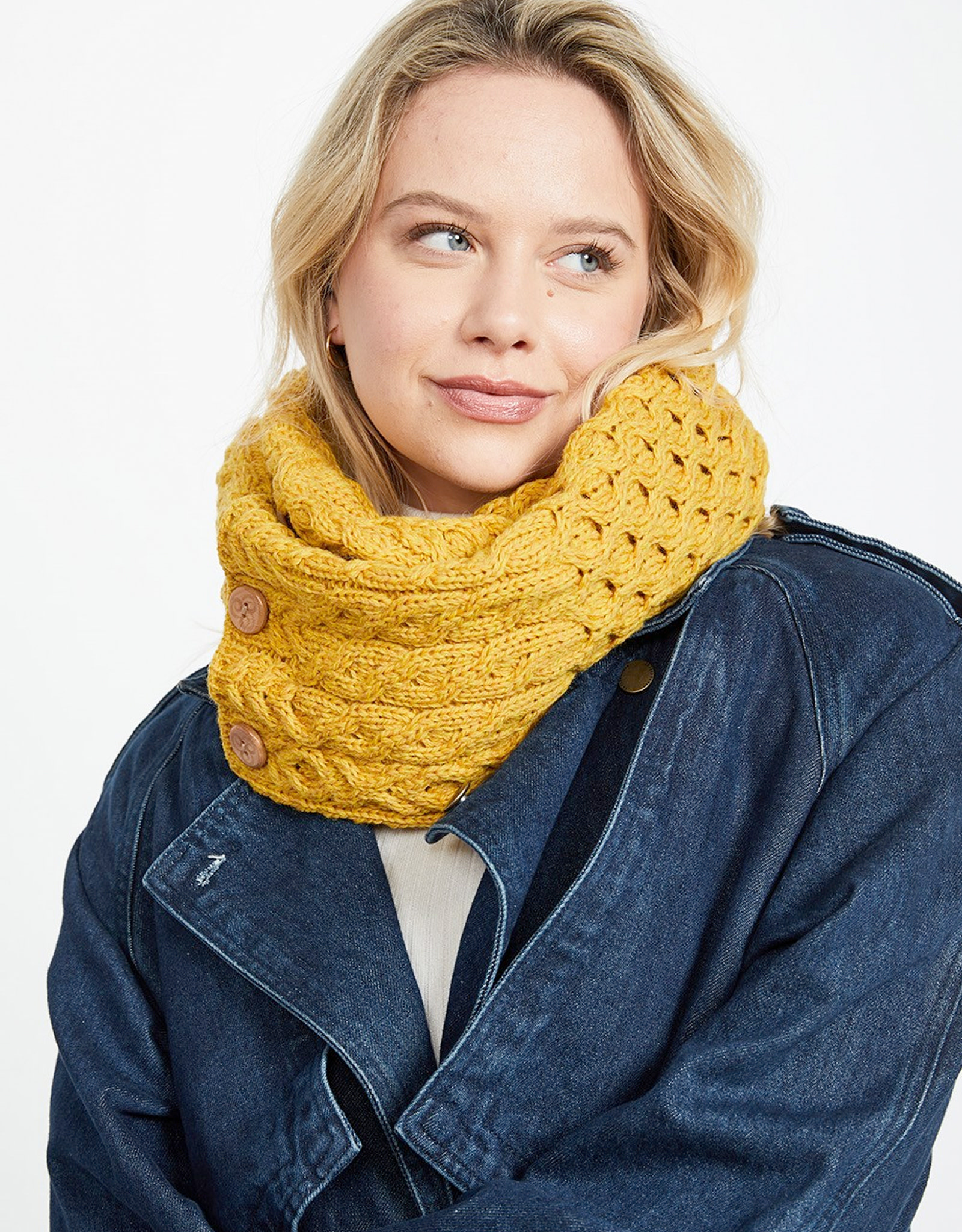 ACCESSORIES ARAN SNOOD SCARF with BUTTONS