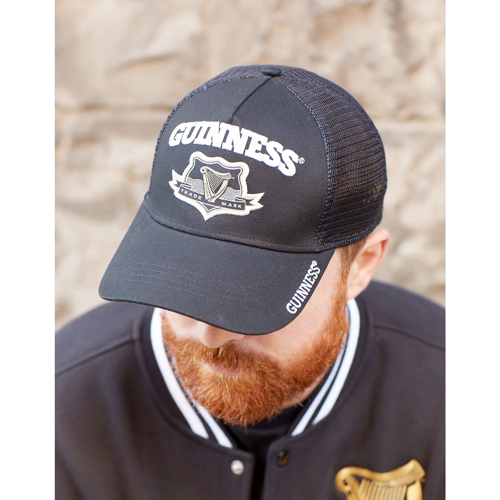 CAPS & HATS GUINNESS BLACK TRUCKER MESH CAP