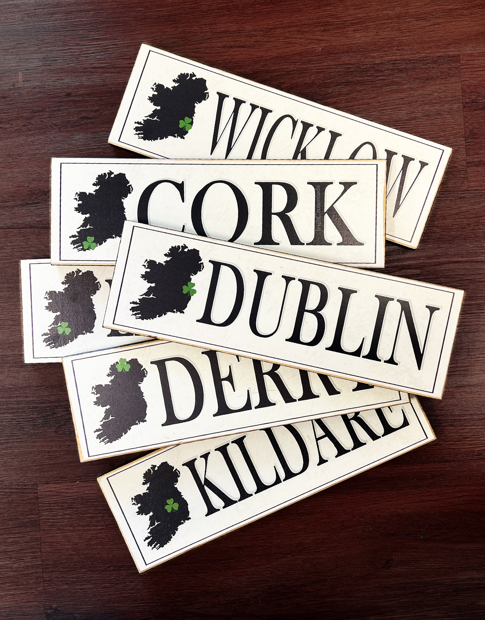 PLAQUES, SIGNS & POSTERS IRELAND COUNTY SHAMROCK WOODEN SIGN