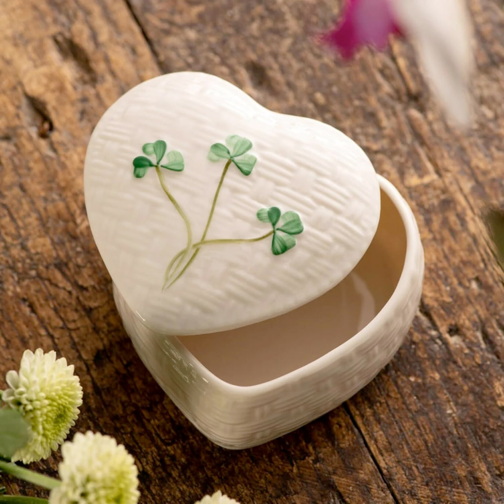 GIFTWARE BELLEEK KYLEMORE TRINKET BOX