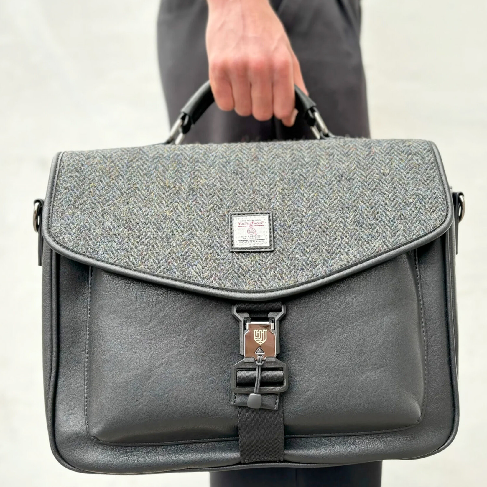 ACCESSORIES ISLANDER LAPTOP BAG w HARRIS TWEED Black Grey Herringbone