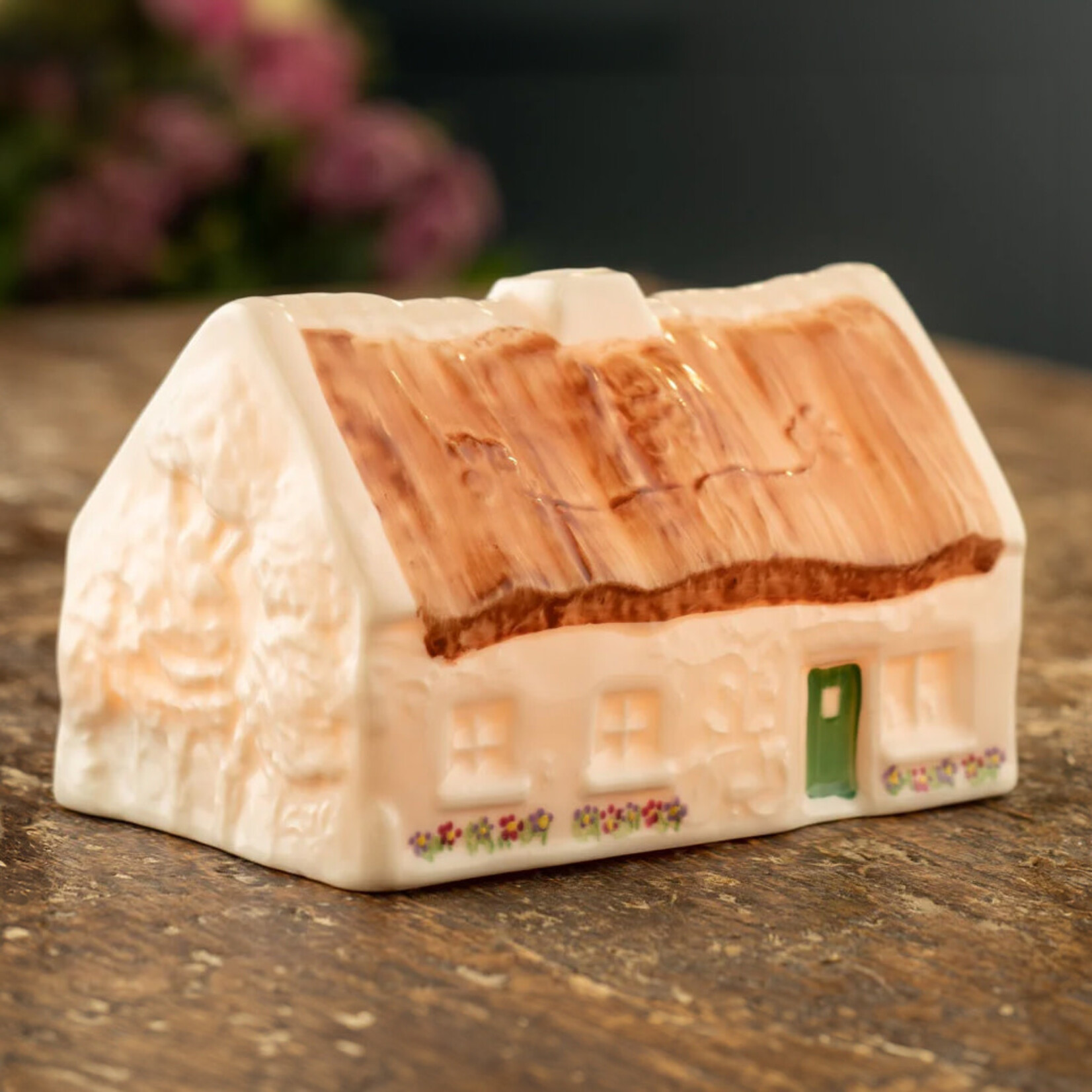 DECOR BELLEEK QUIET MAN COTTAGE VOTIVE