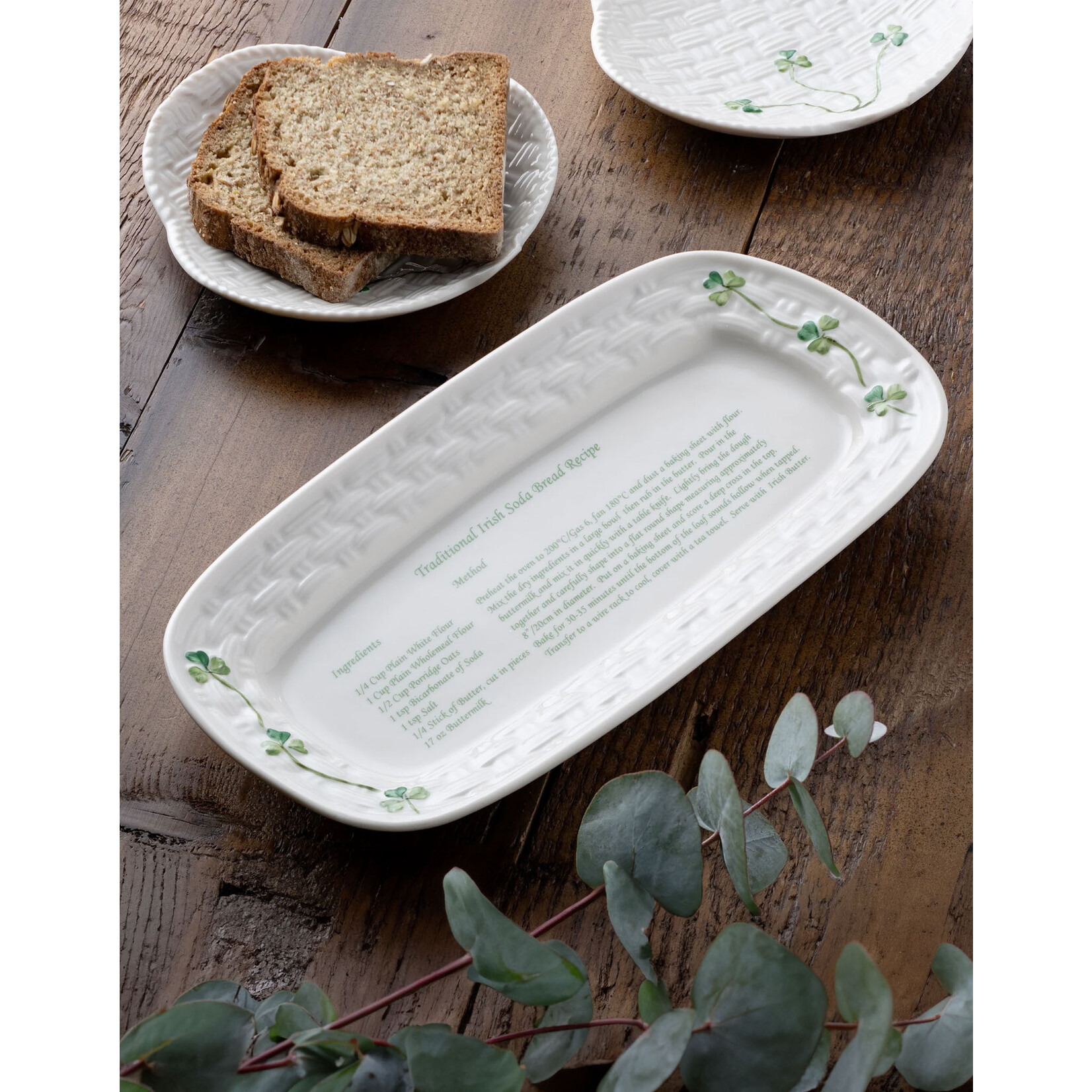 PLATES, TRAYS & DISHES BELLEEK IRISH SODA BREAD TRAY