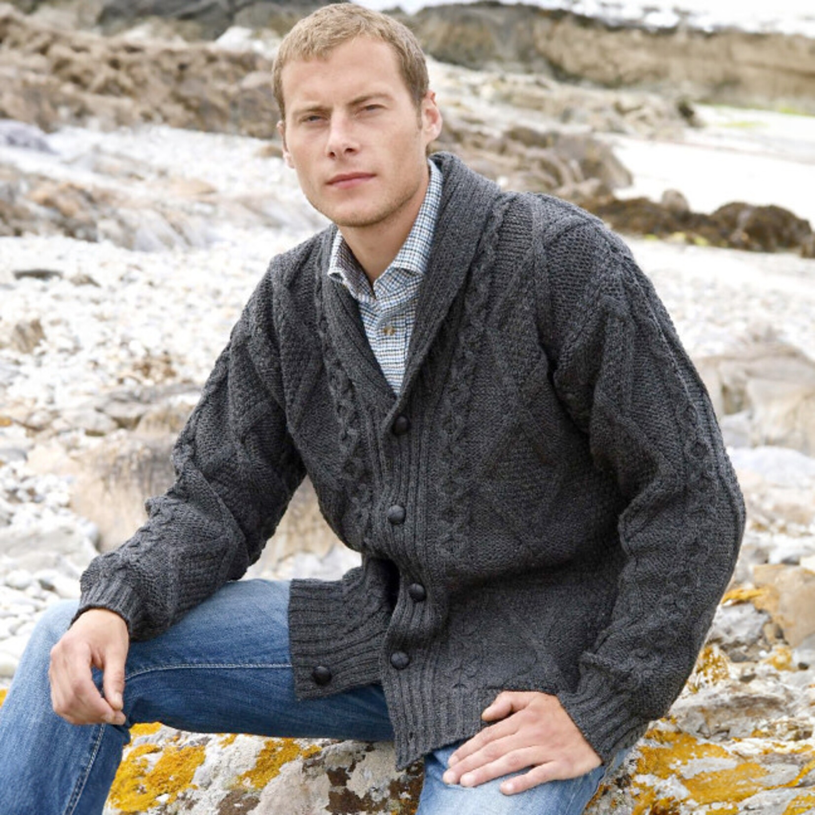 SWEATERS KERRY ARAN BUTTON CARDIGAN - Charcoal