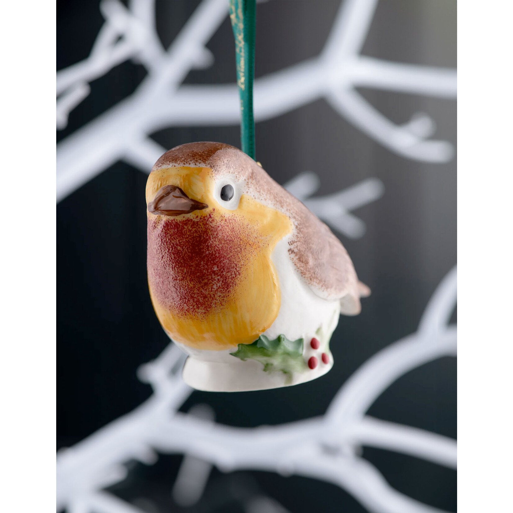 ORNAMENTS BELLEEK ORNAMENT - Robin with Holly Leaves