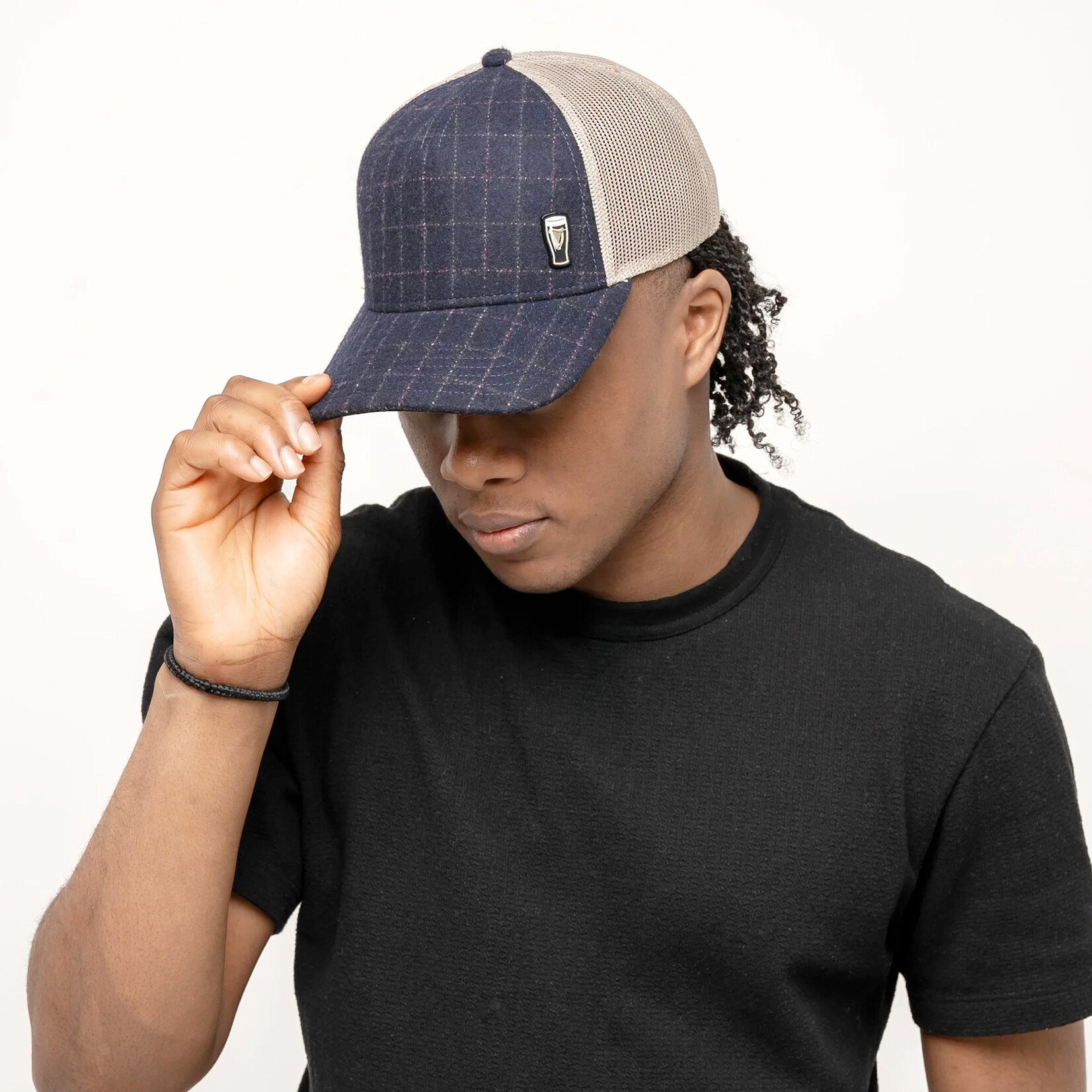 CAPS & HATS GUINNESS CHECKERED TRUCKER CAP