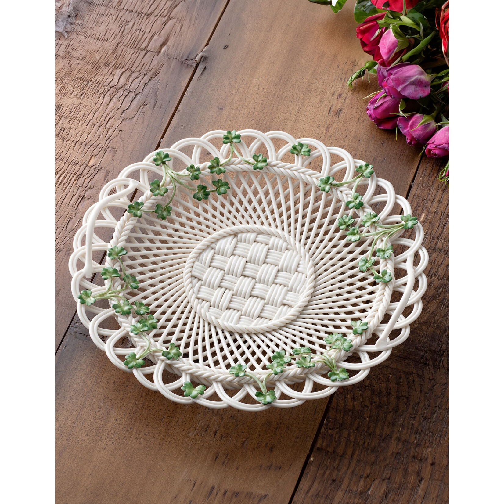 DECOR BELLEEK SHAMROCK HERITAGE BASKET