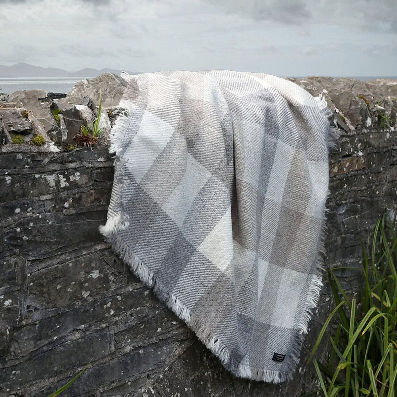 TAPESTRIES, THROWS, ETC. BRANIGAN WEAVERS THROW BLANKET - Kildare Multi Beige