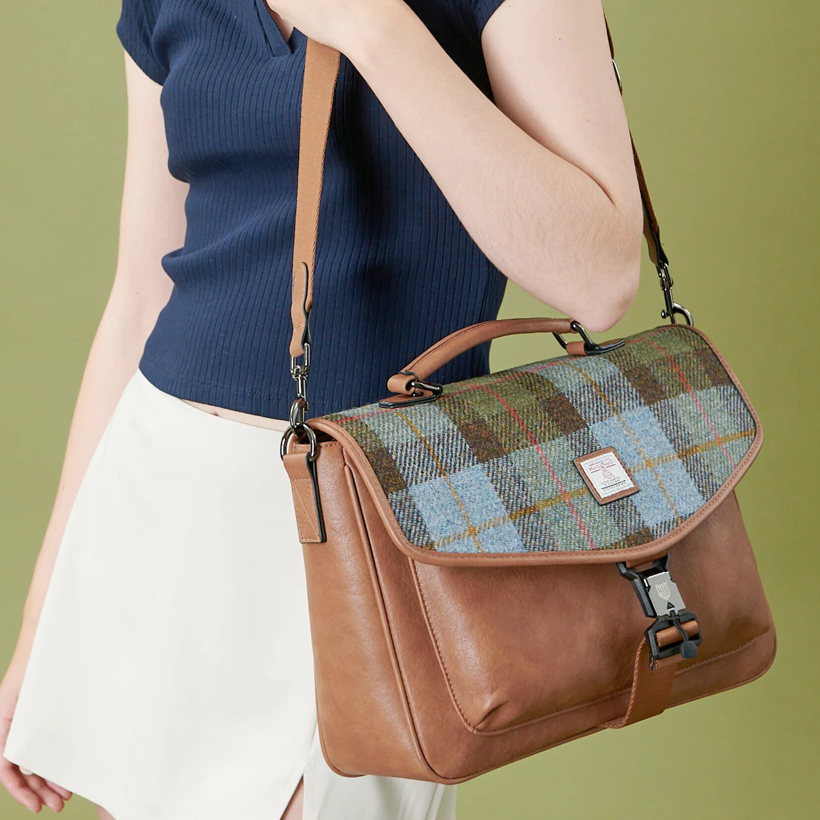 ACCESSORIES ISLANDER LAPTOP BAG w HARRIS TWEED Chestnut & Blue Tartan