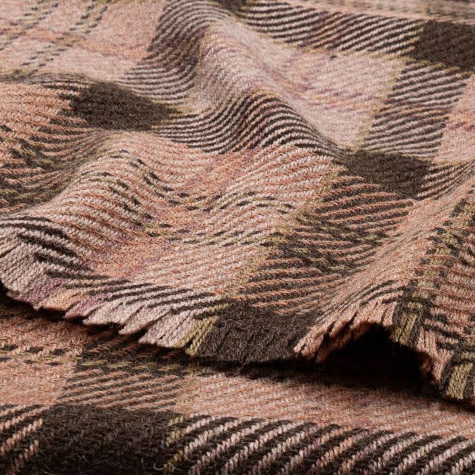 TAPESTRIES, THROWS, ETC. BRACKEN BRITISH WOOL BLANKET - Lochaber Blush