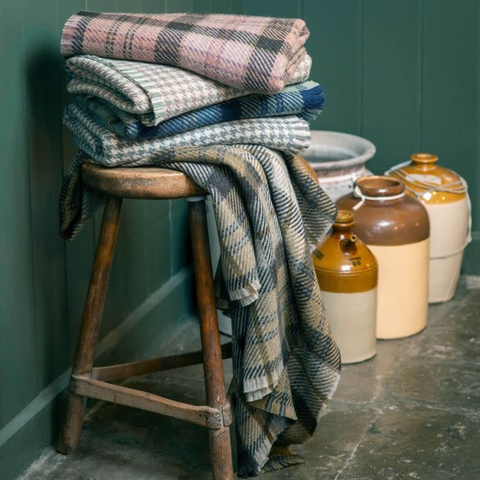 TAPESTRIES, THROWS, ETC. BRACKEN BRITISH WOOL BLANKET - Lochaber Blush