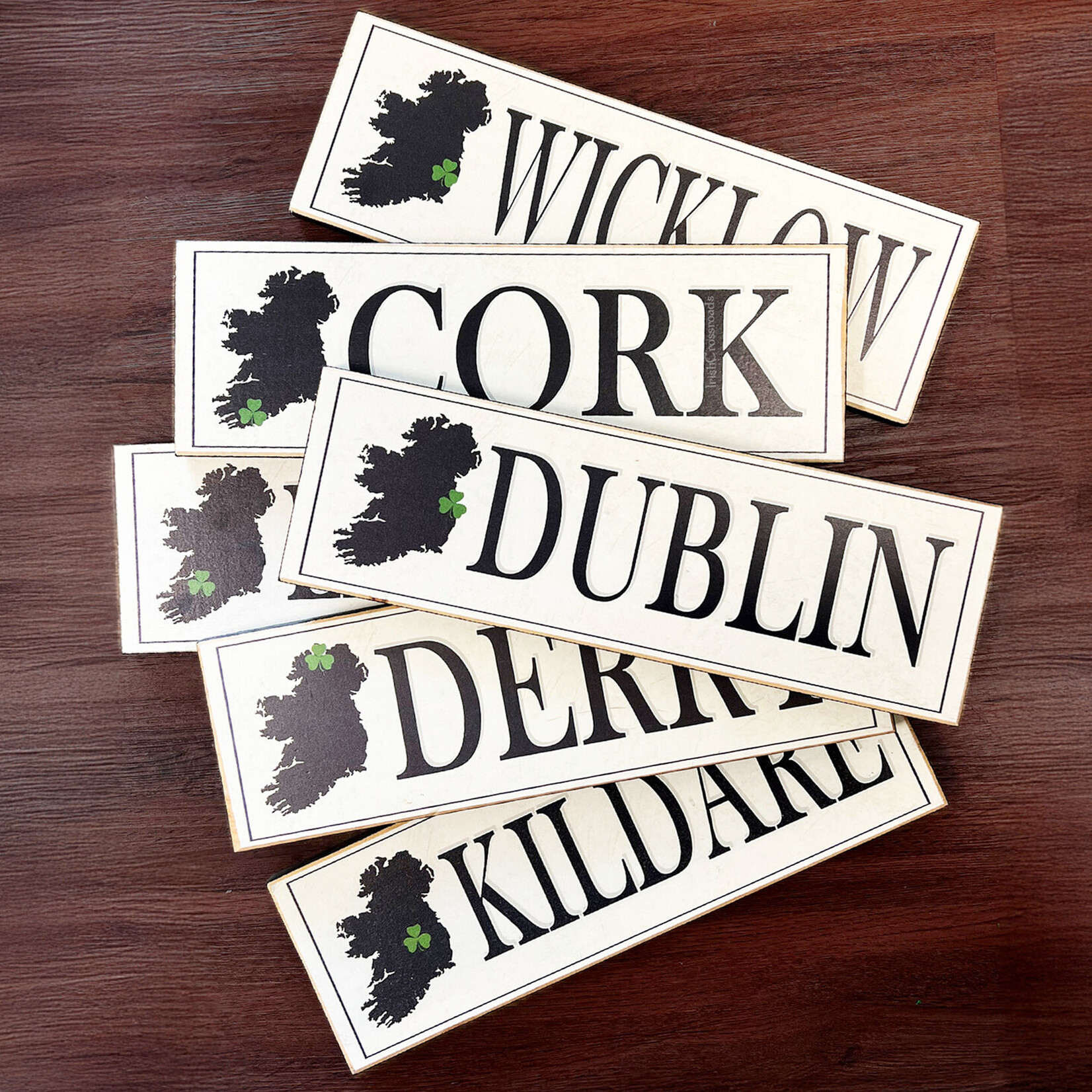 PLAQUES, SIGNS & POSTERS IRELAND COUNTY SHAMROCK WOODEN SIGN