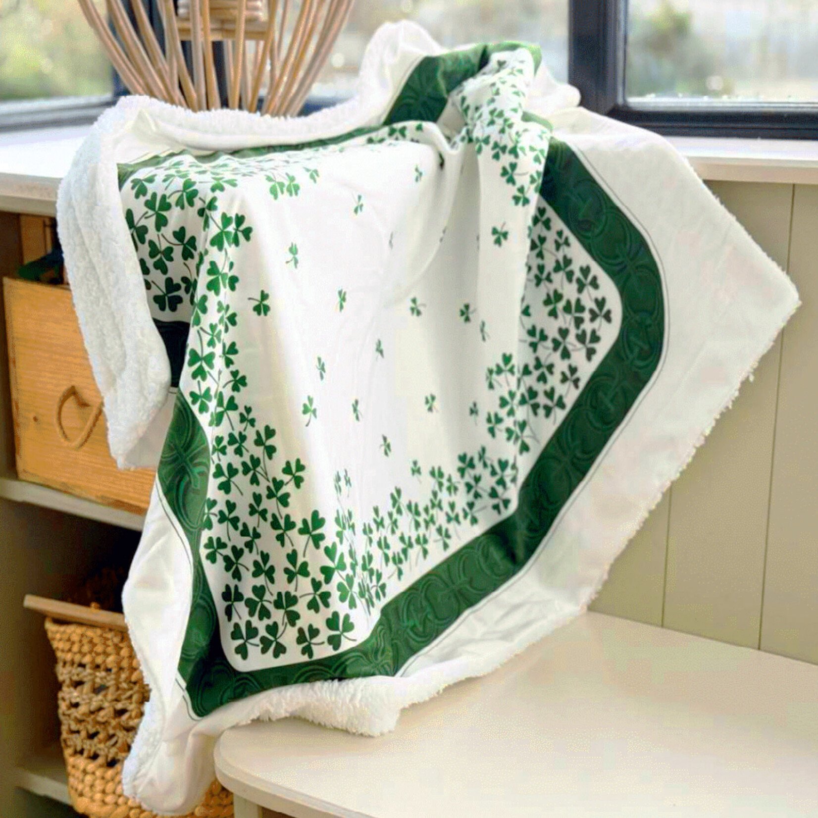 TAPESTRIES, THROWS, ETC. FLEECE LINED BLANKET THROW - Tara Shamrocks