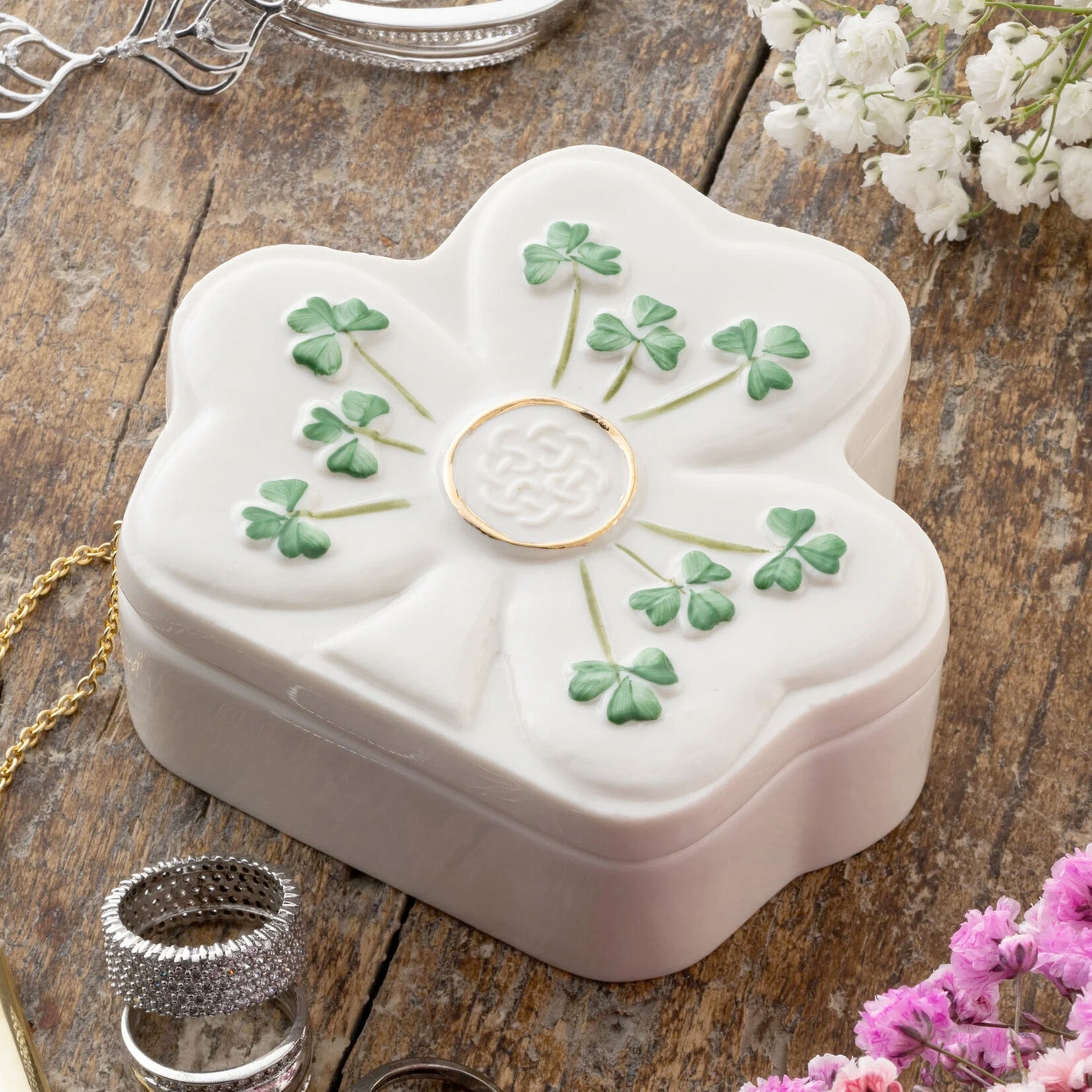 GIFTWARE BELLEEK CLASSIC SHAMROCK TRINKET BOX