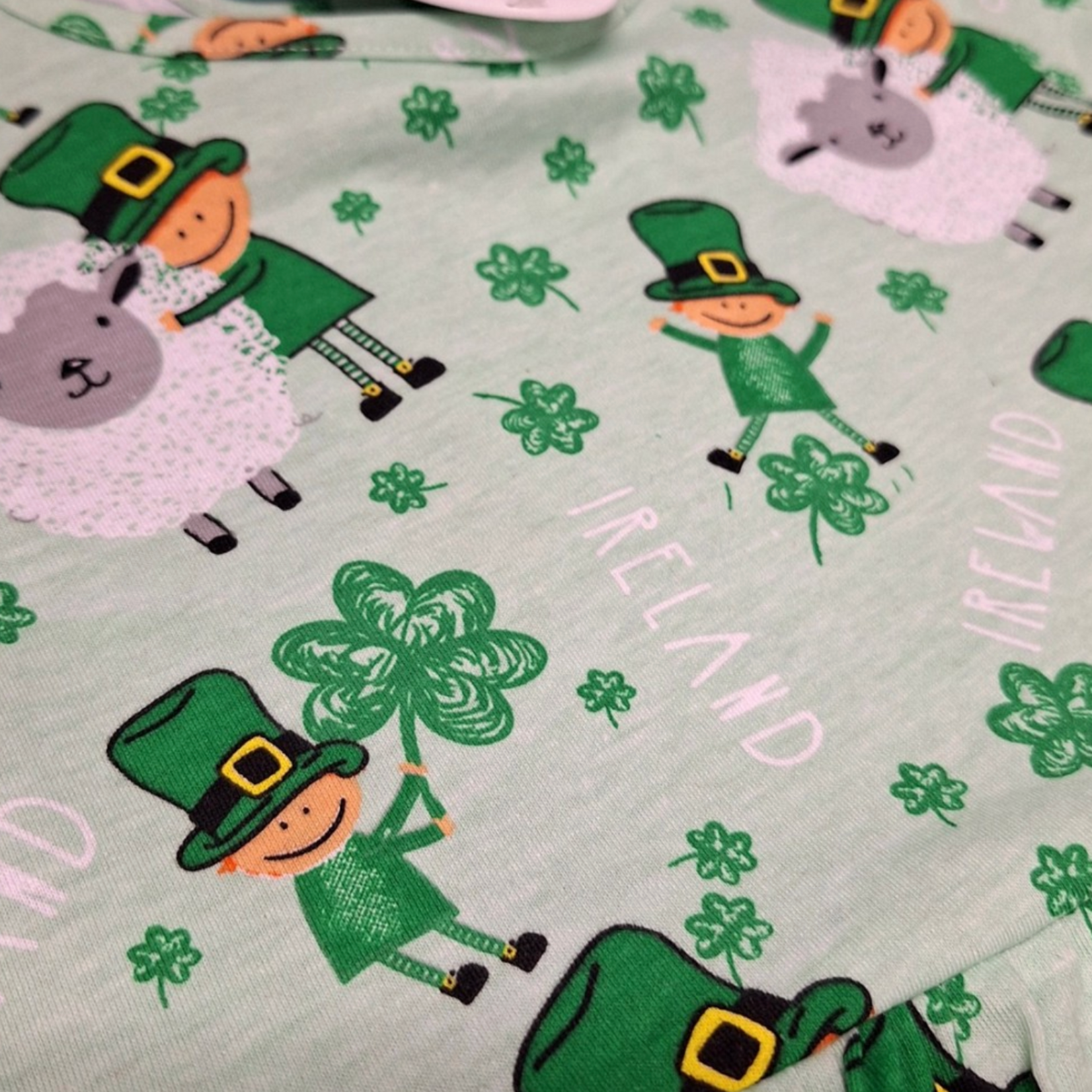KIDS CLOTHES GRN/GRINDLE GIRLS TEE w LEPRECHAUN & SHEEP