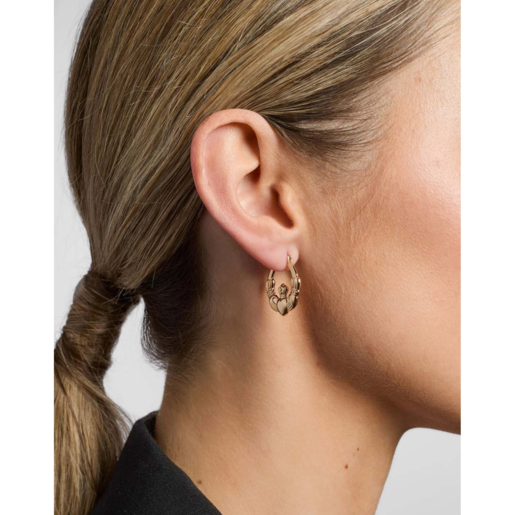 EARRINGS SOLVAR 14K MED CREOLE CLADDAGH HOOP EARRINGS