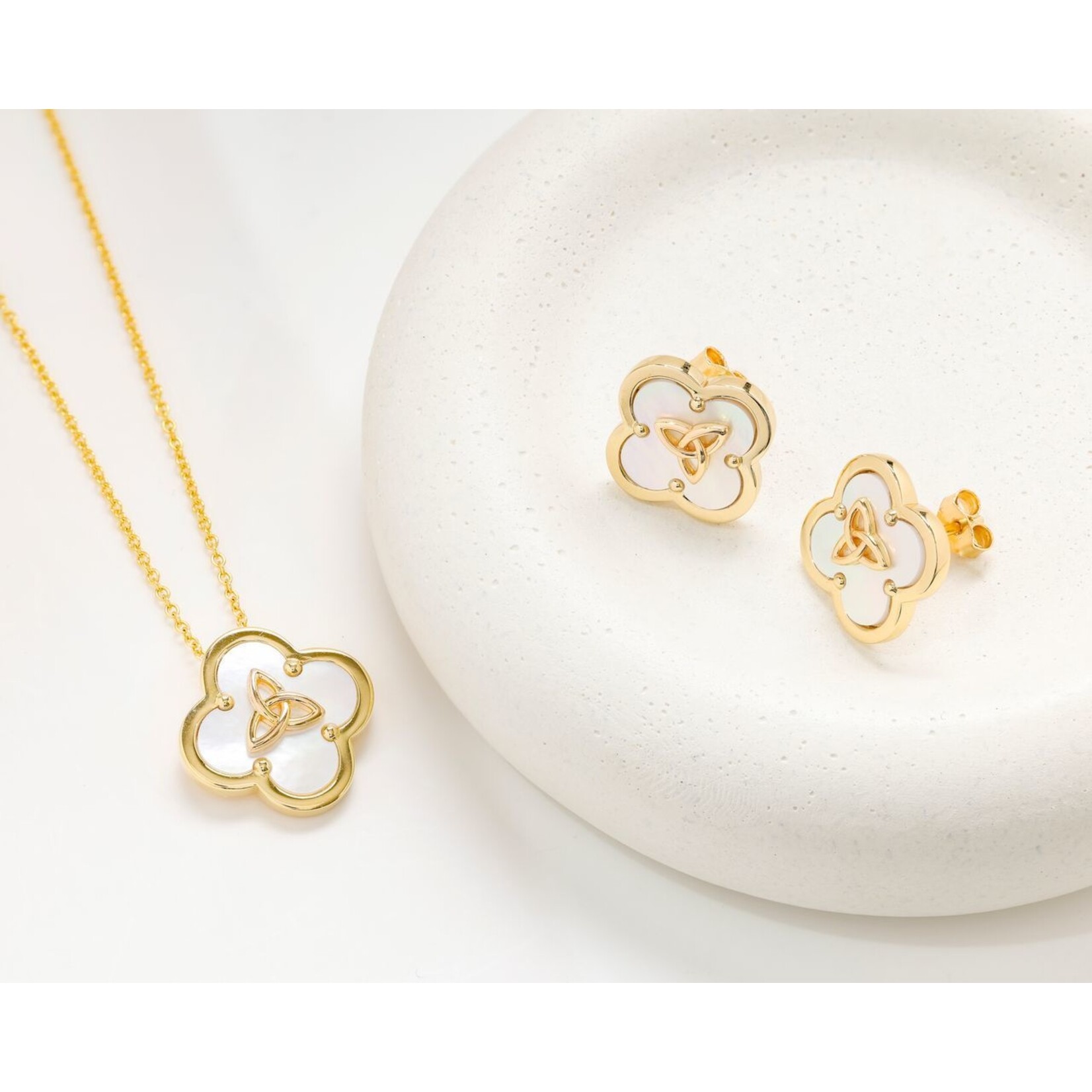 PENDANTS & NECKLACES SHANORE HARMONY GOLD VERMEIL CLOVER TRINITY PENDANT
