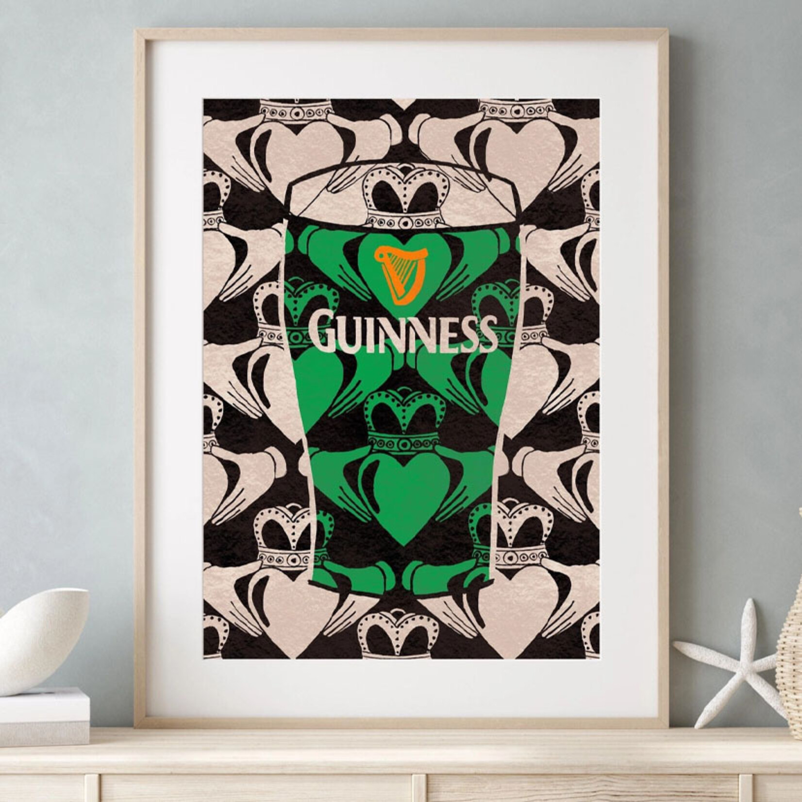 PLAQUES, SIGNS & POSTERS IRISH ART PRINT - Guinness Claddagh