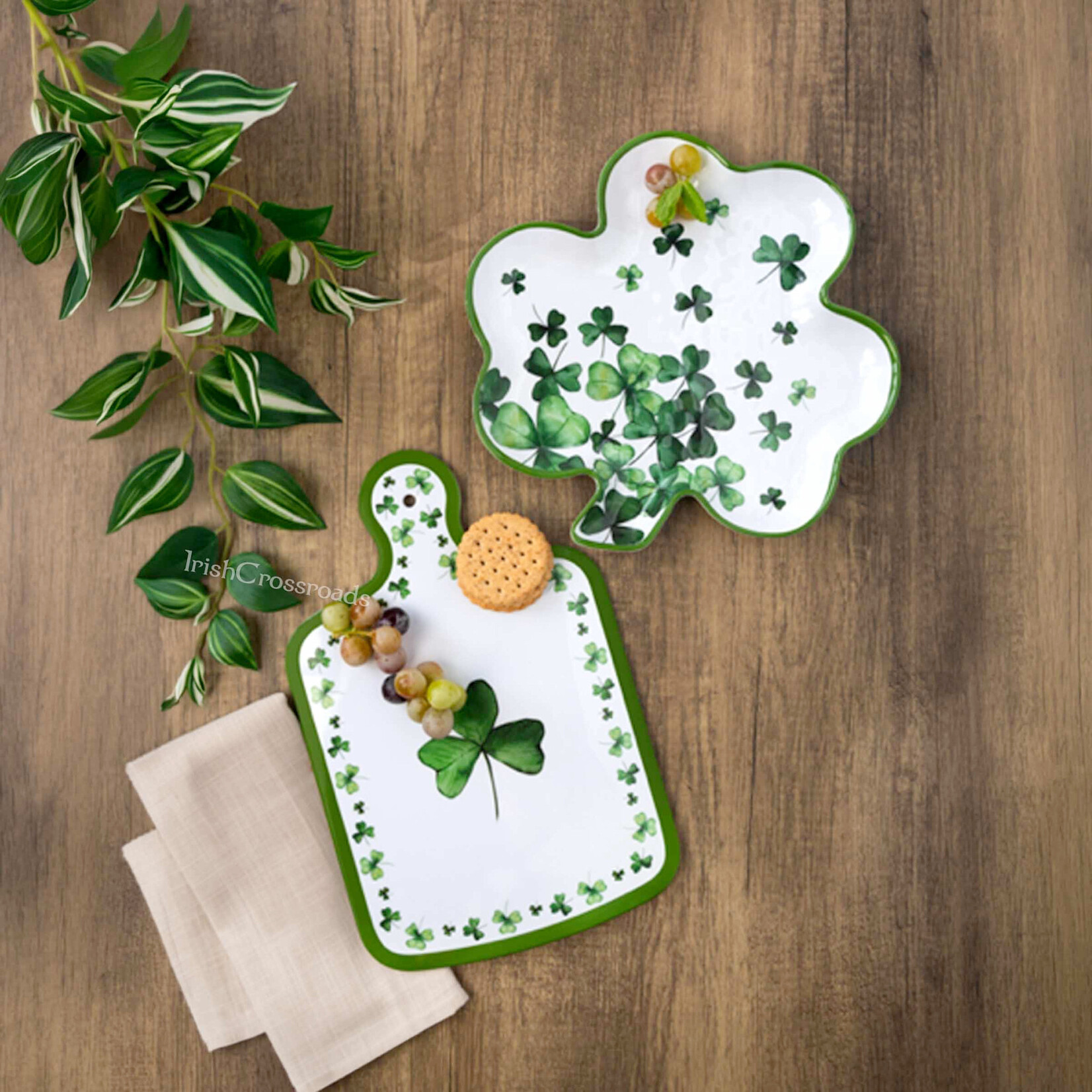NOVELTY NOVELTY SHAMROCK SHAPED PLATE