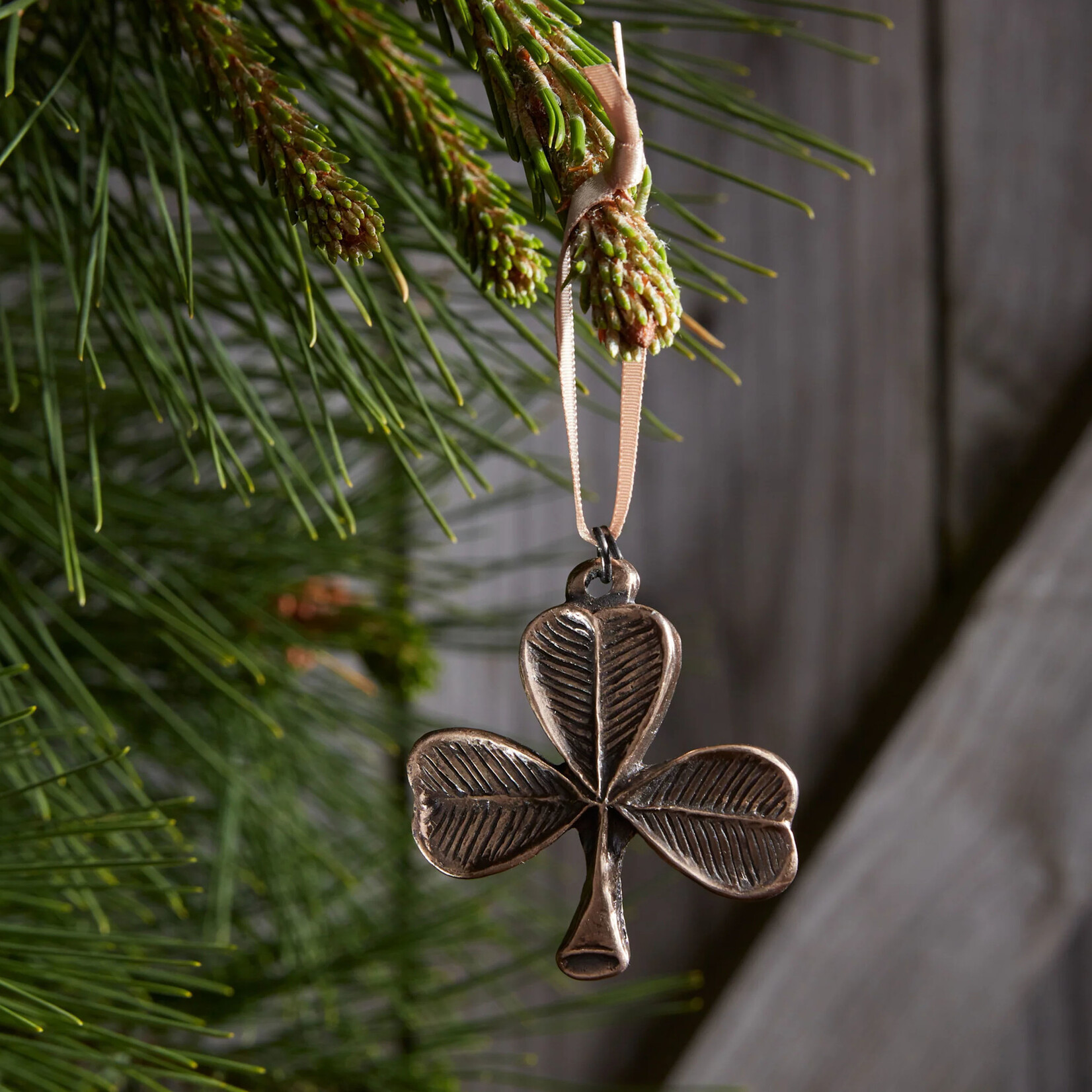 ORNAMENTS WILD GOOSE BRONZE ORNAMENT - Shamrock
