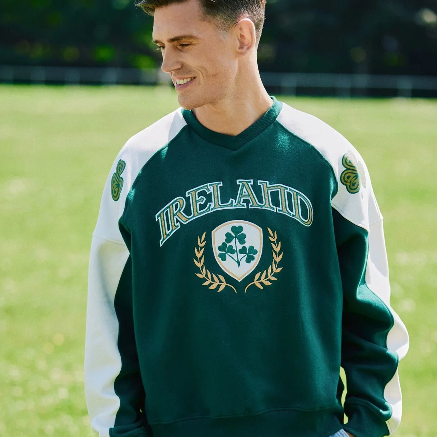SWEATERS IRL CRESTED GRN & CREAM JUMPER