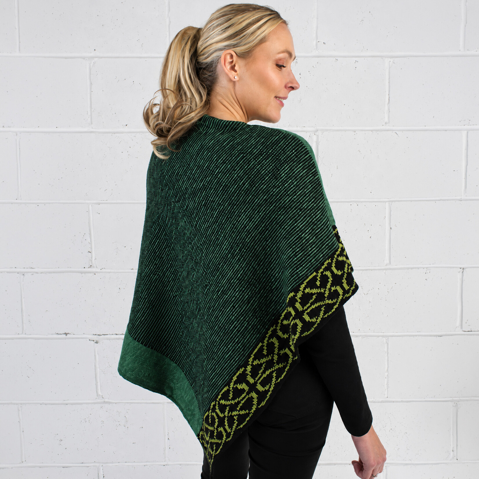 CAPES & RUANAS BILL BABER WALLACE SHAWL - Pine