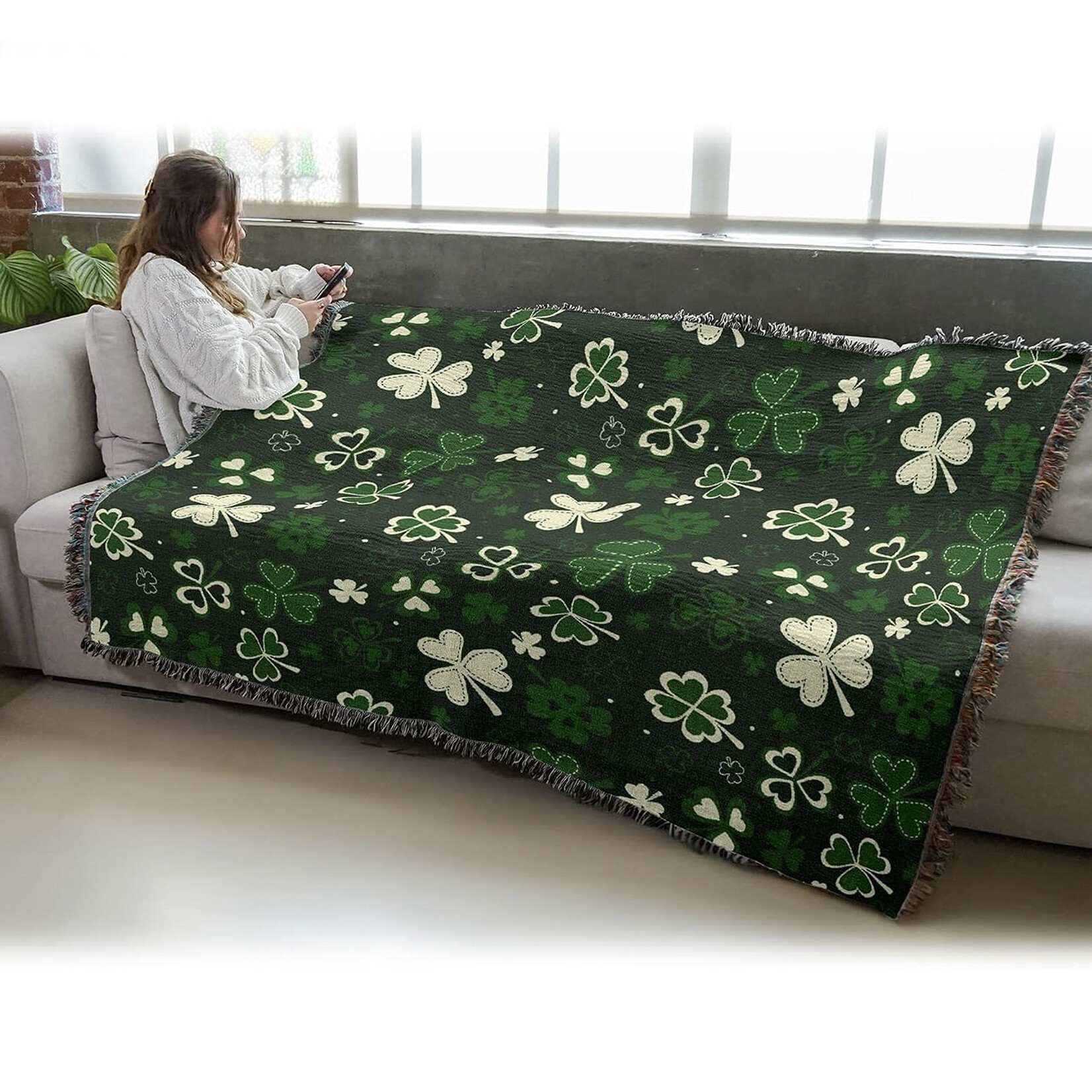 TAPESTRIES, THROWS, ETC. SHAMROCK REPEATING THROW