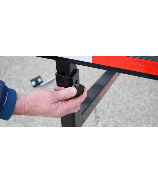 Malone Malone Axis Truck Bed Extender w Rack Pads