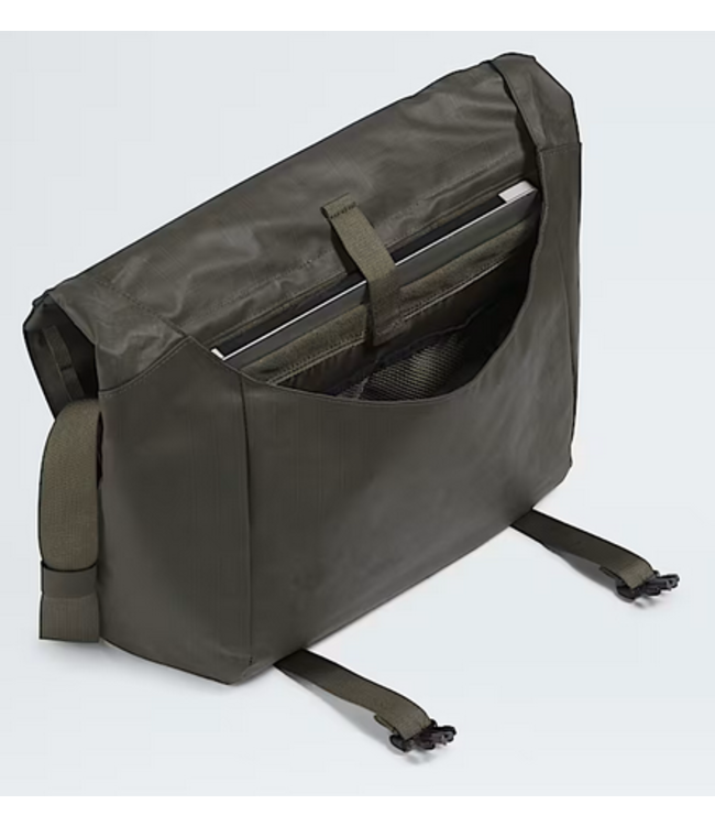 The North Face The North Face Base Camp Voyager Messenger Bag