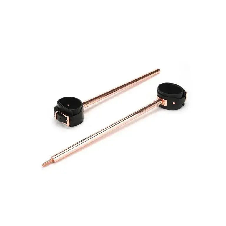 SECRET KISSES LUXURY SPREADER BAR