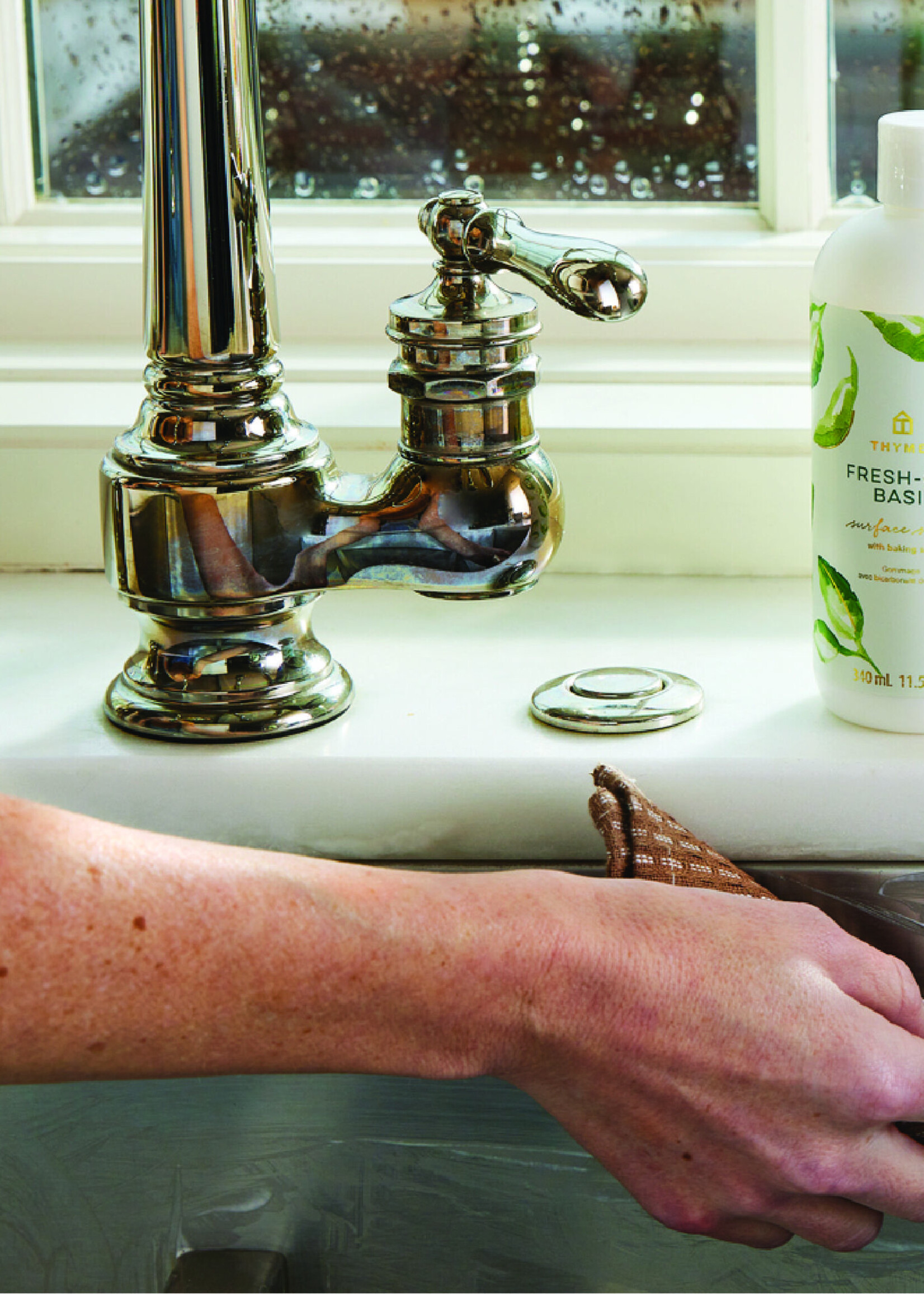 Thymes Fresh Cut Basil Surface Scrub