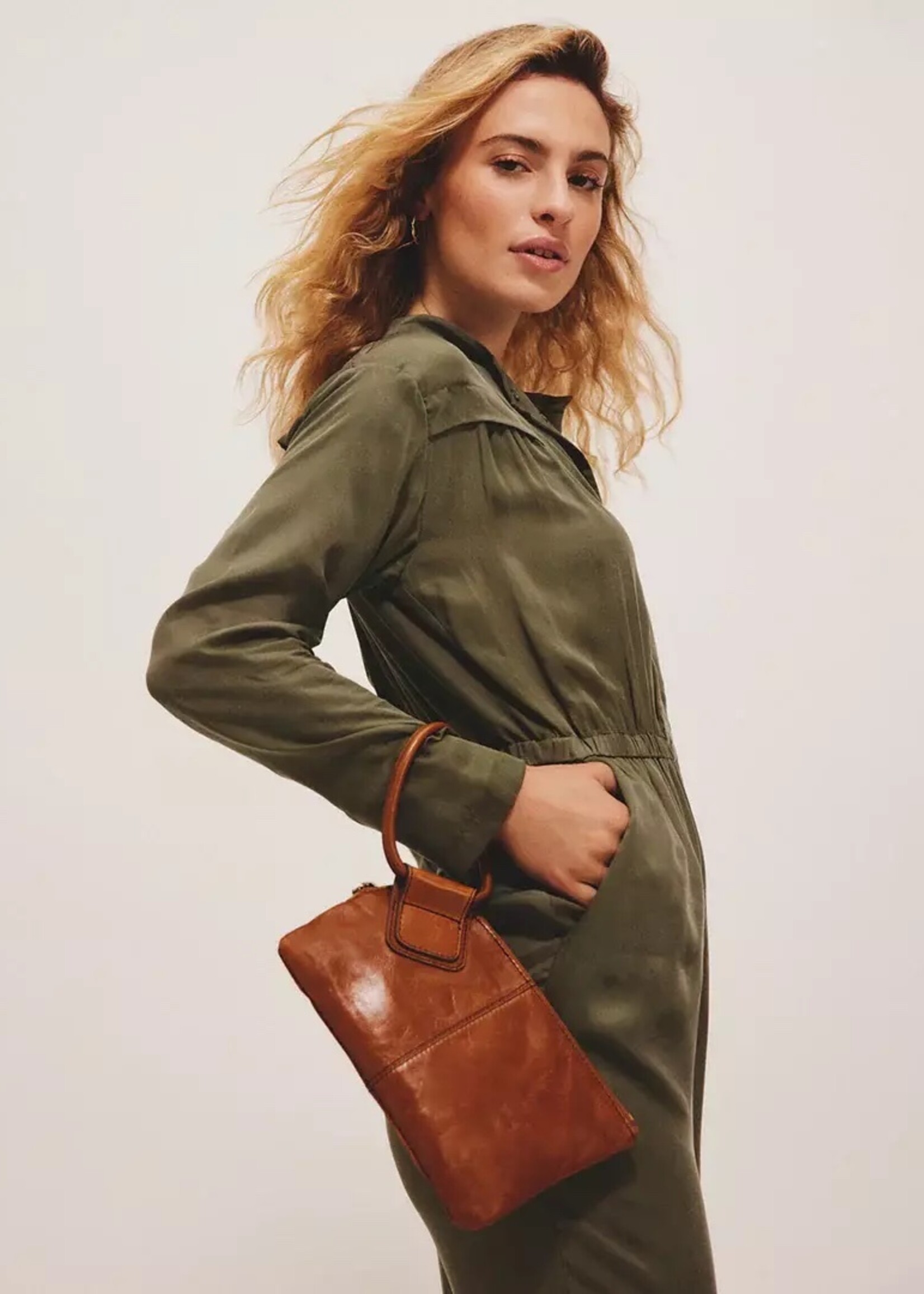 hobo Sable Wristlet - Truffle
