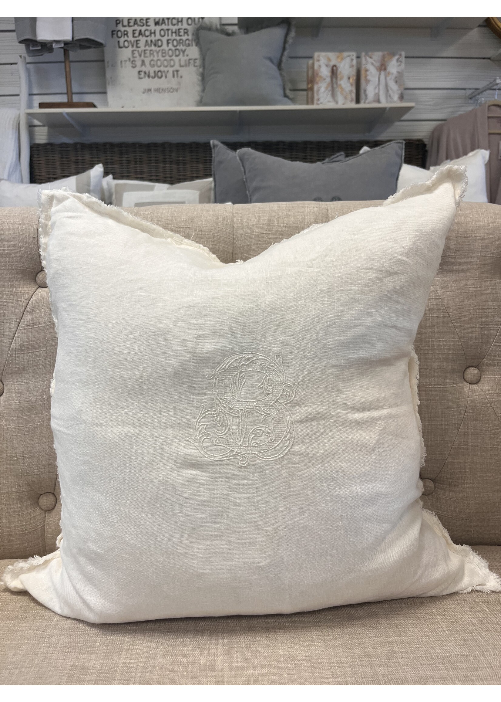 https://cdn.shoplightspeed.com/shops/643179/files/57837795/1652x2313x2/saro-trading-company-fringed-100-linen-pillow-ivor.jpg